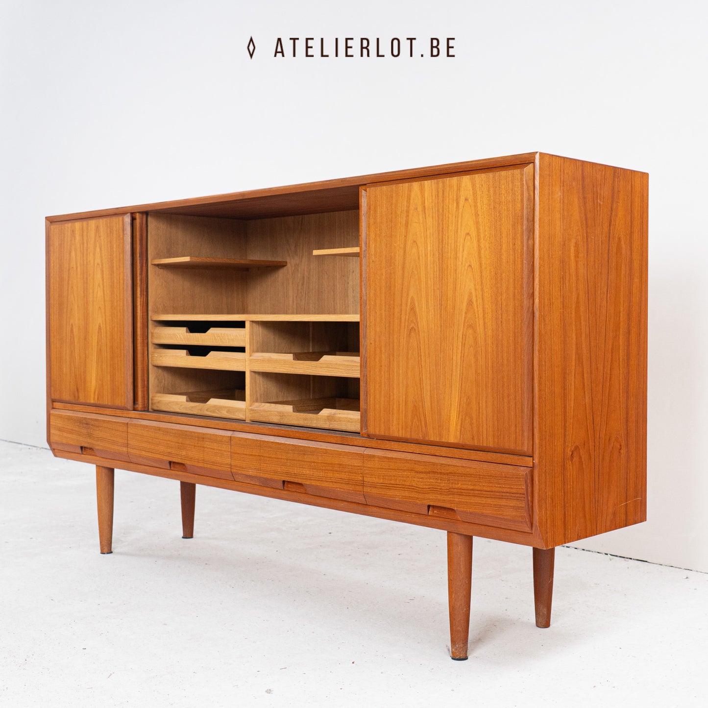 Design sideboard H. Kjaernulf 1