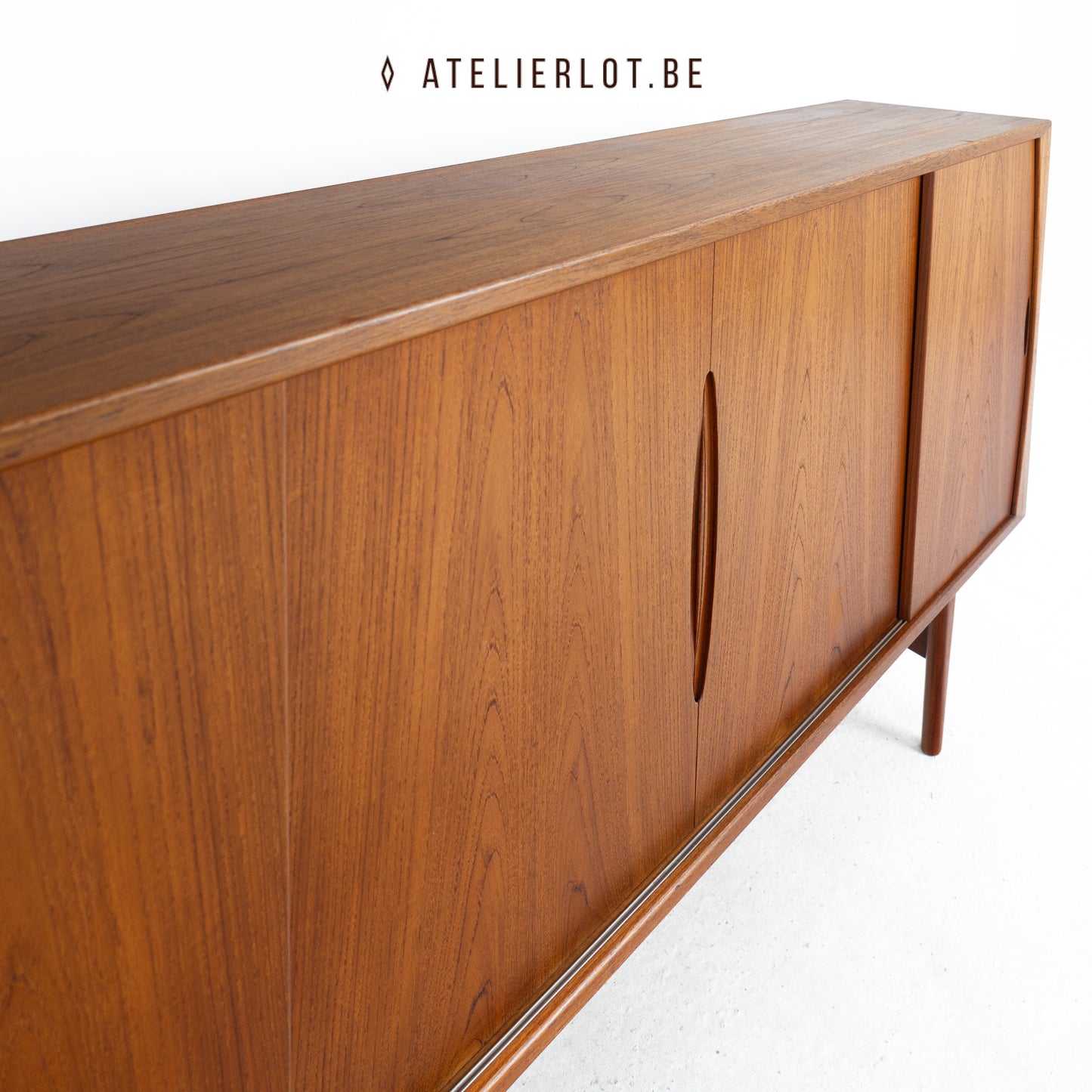 Design sideboard H. Kjaernolf 2