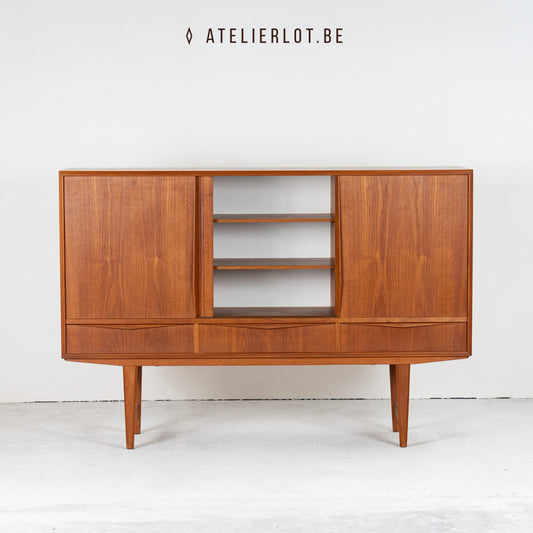 Deens highboard E.W. Bach