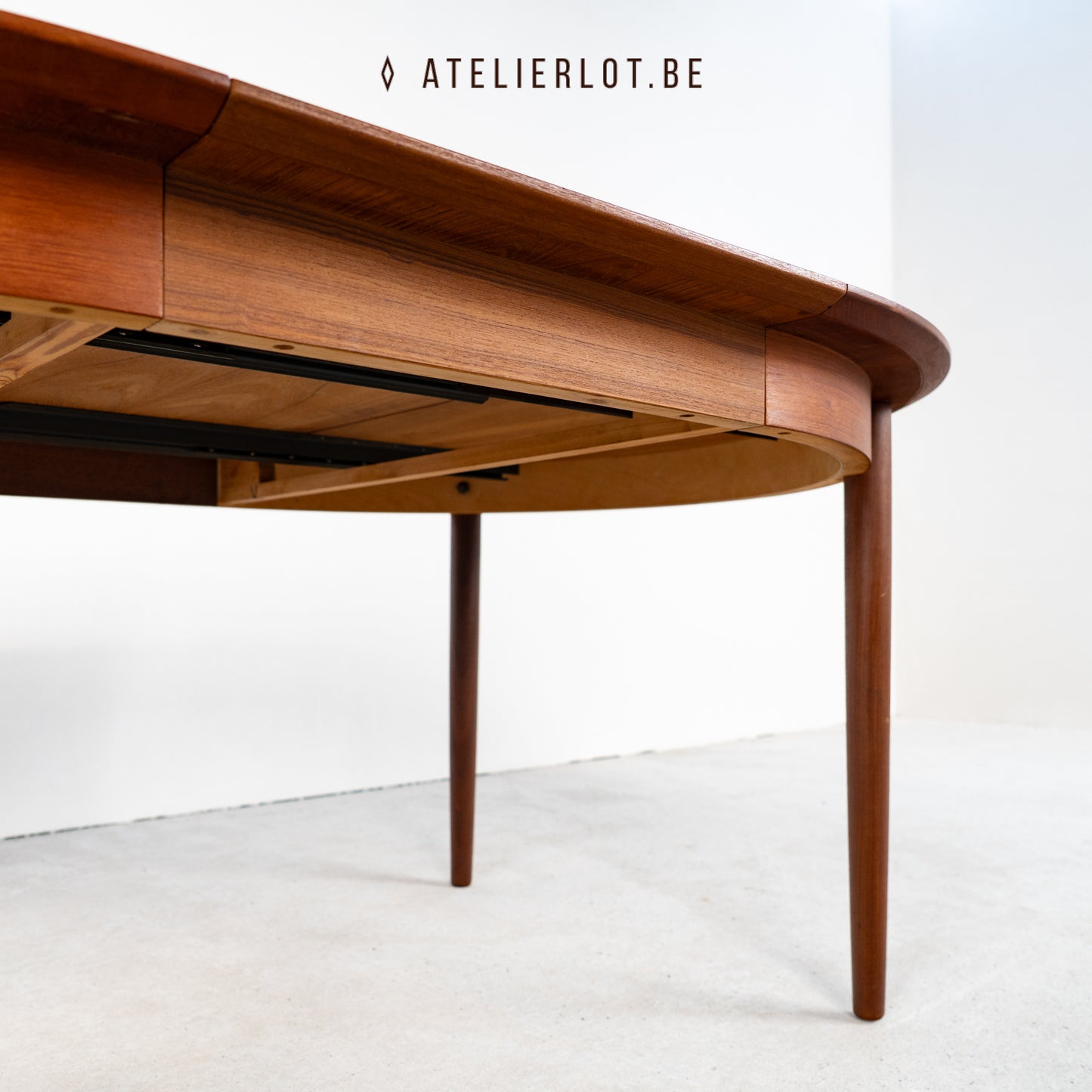 Ronde eettafel uitschuifbaar Deens design