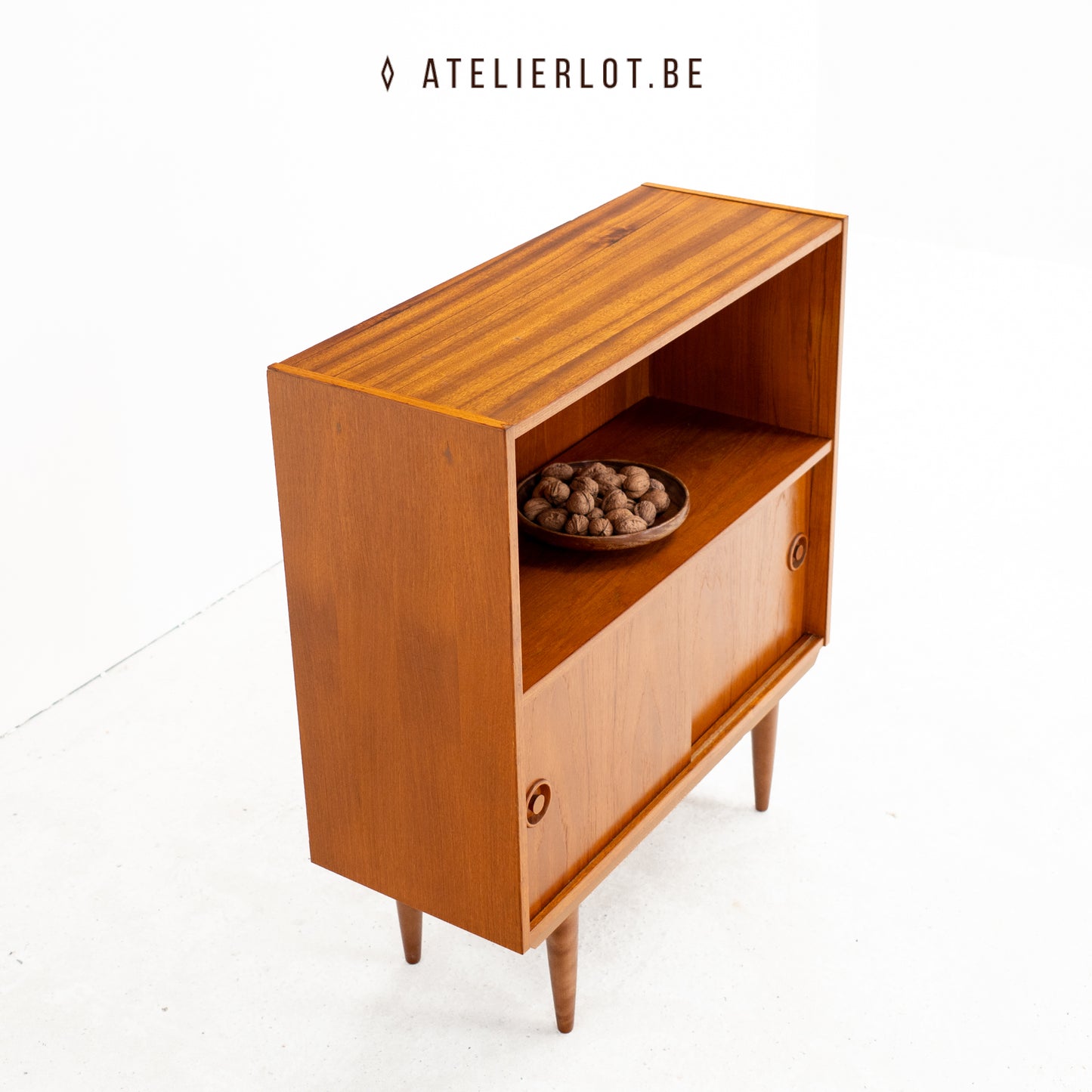 Bijzetkast met 2 schuifdeuren