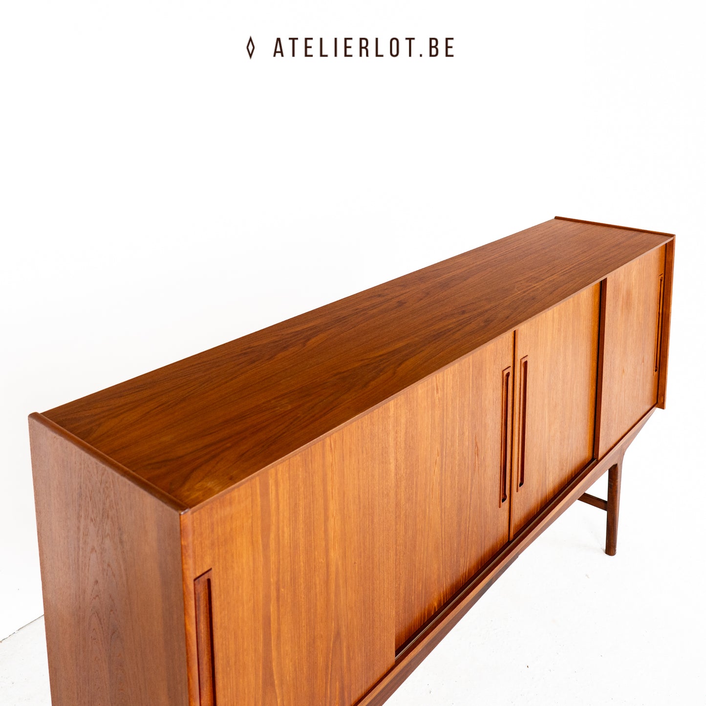 Deens lowboard 4 schuifdeuren