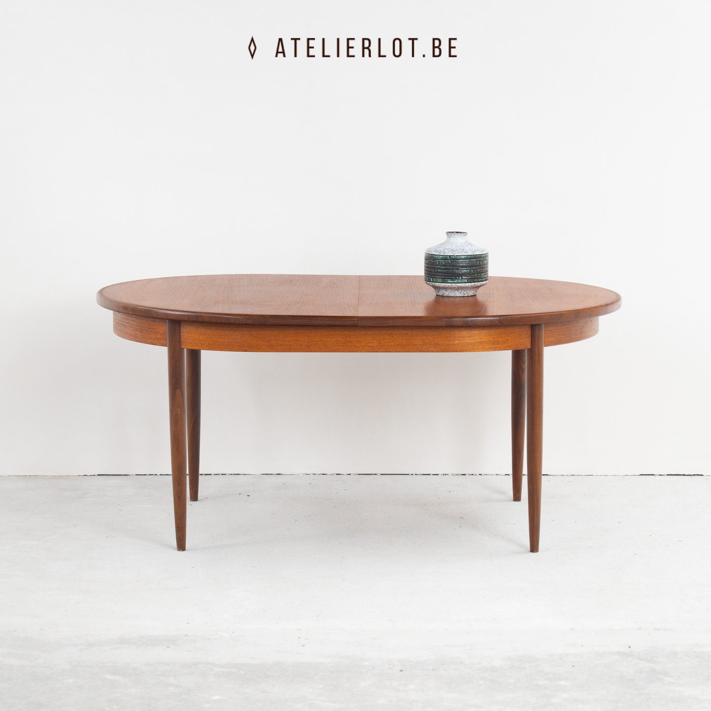 Vintage uitschuifbare eettafel G-plan ovaal
