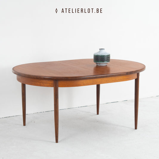 Vintage uitschuifbare eettafel G-plan ovaal