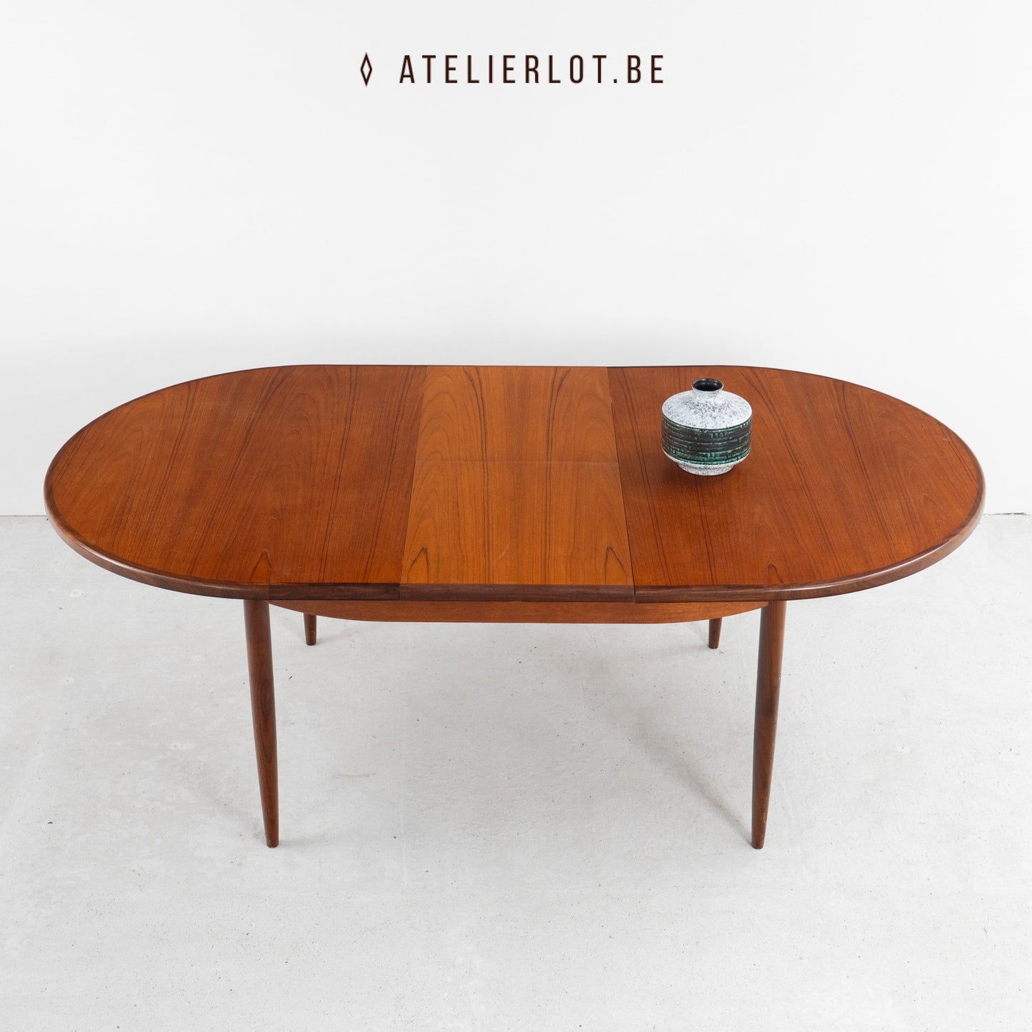 Vintage uitschuifbare eettafel G-plan ovaal