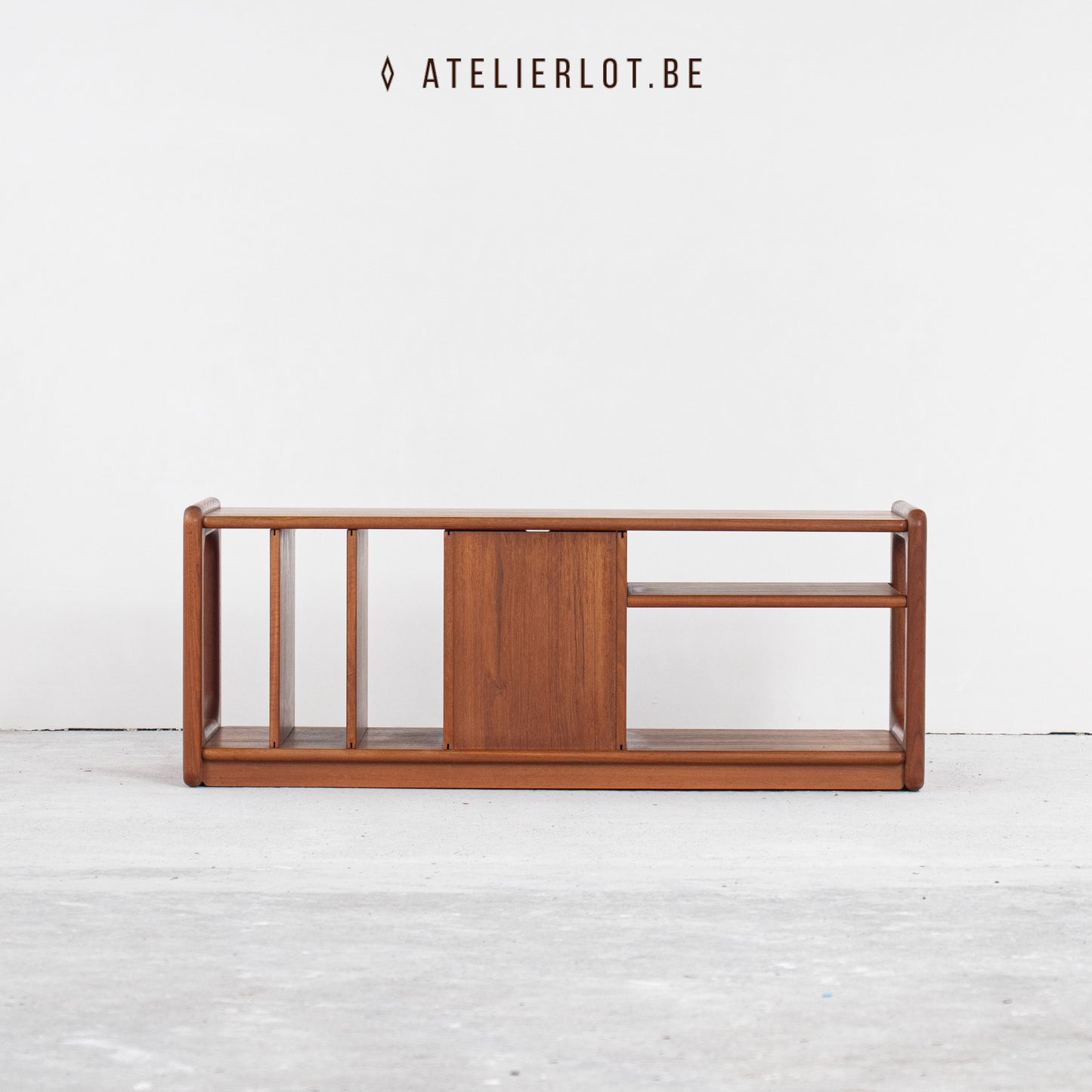 Vintage Deense platenkast Dyrlund