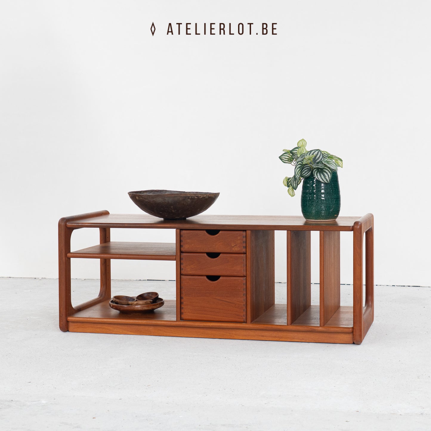 Vintage Deense platenkast Dyrlund