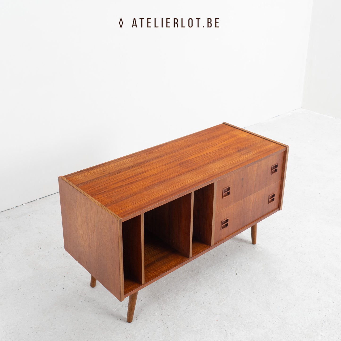 Vintage Deense platenkast / audiomeubel