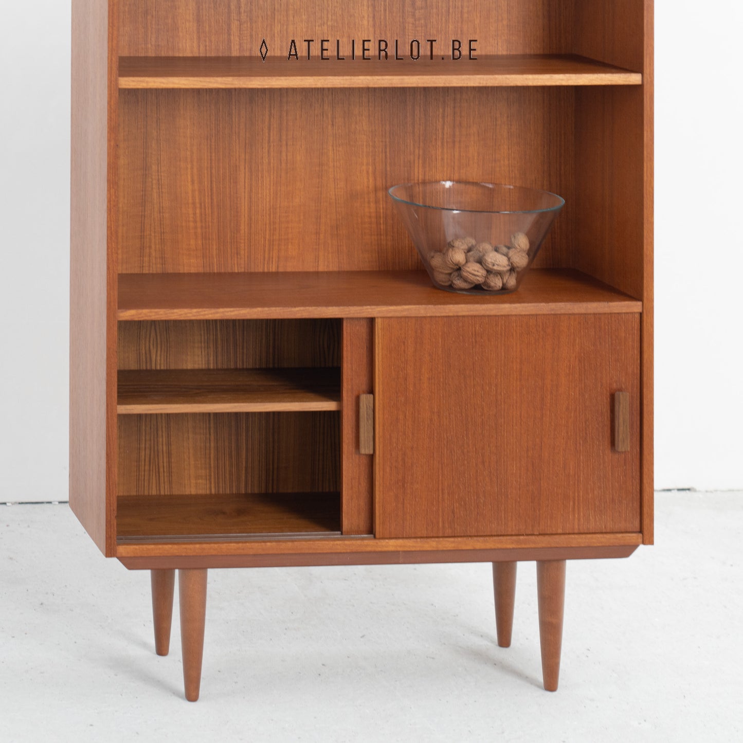 Vintage boekenkast