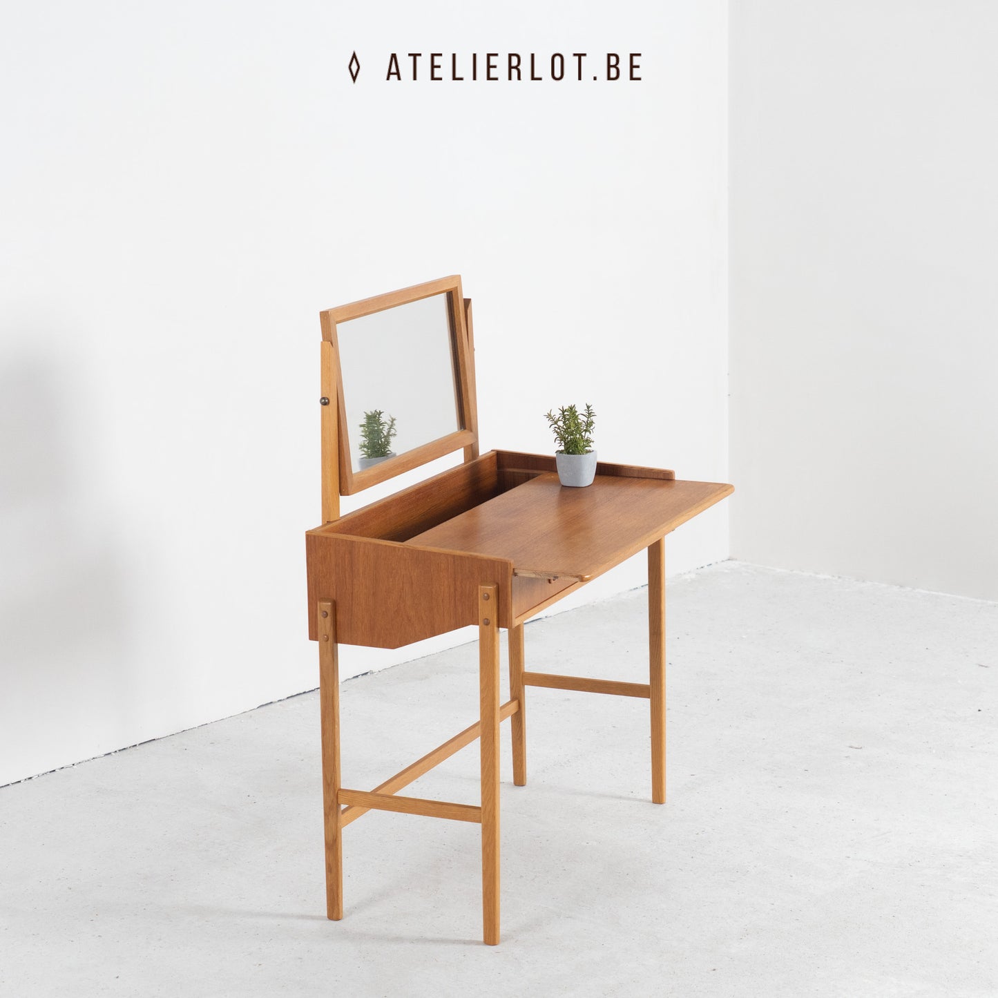 Vintage make-up tafel Zweden