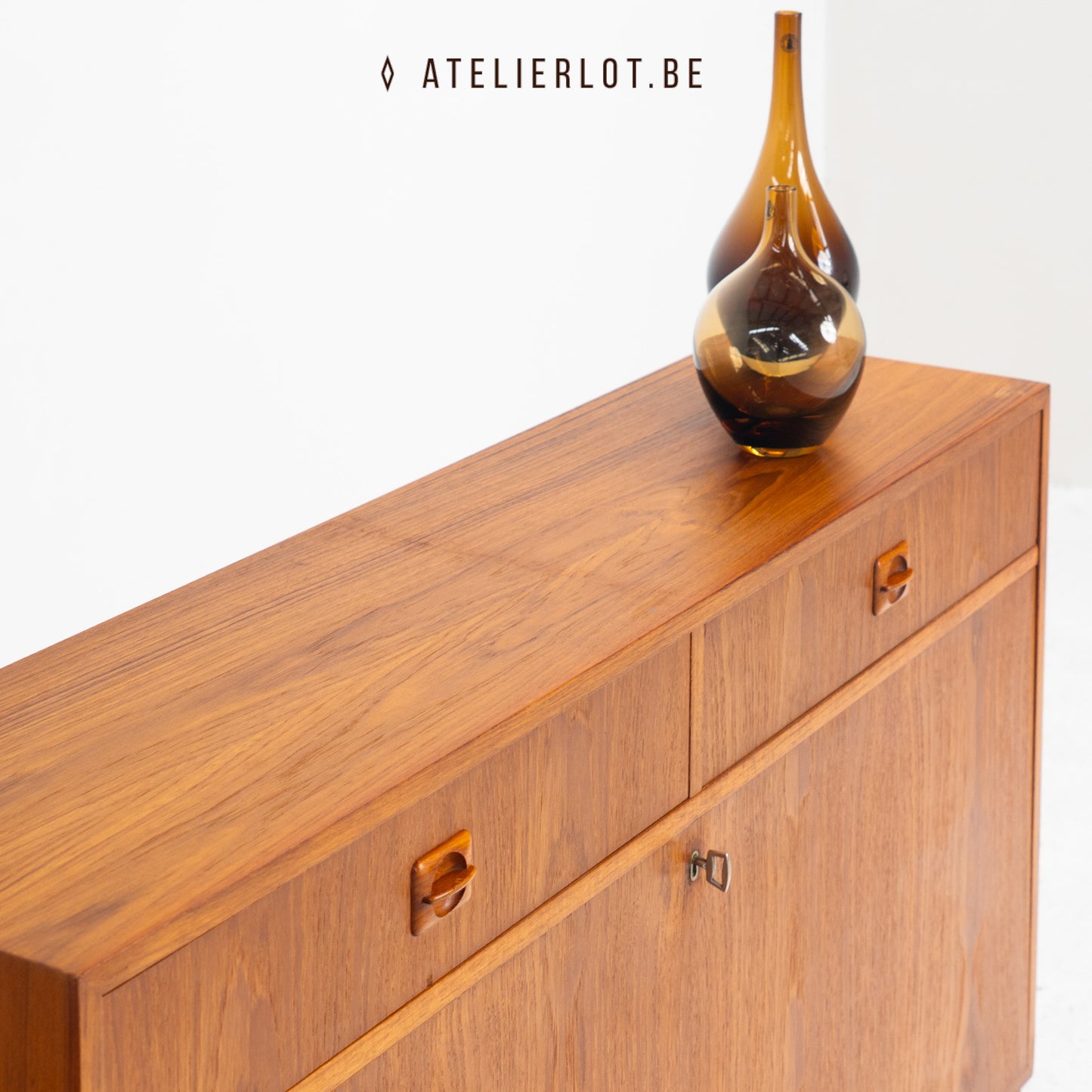 Vintage bijzetkast 2