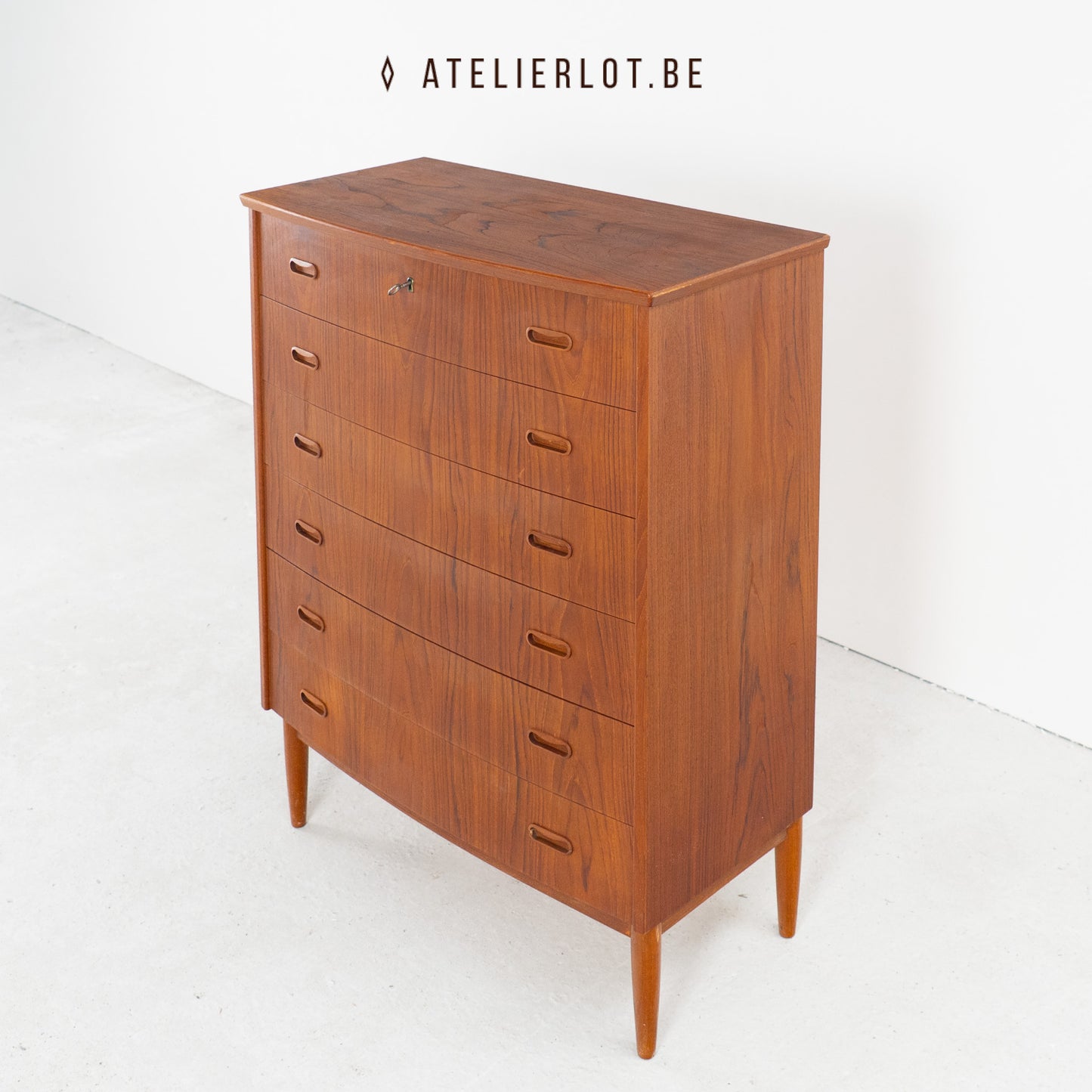 Vintage ladekast gebogen
