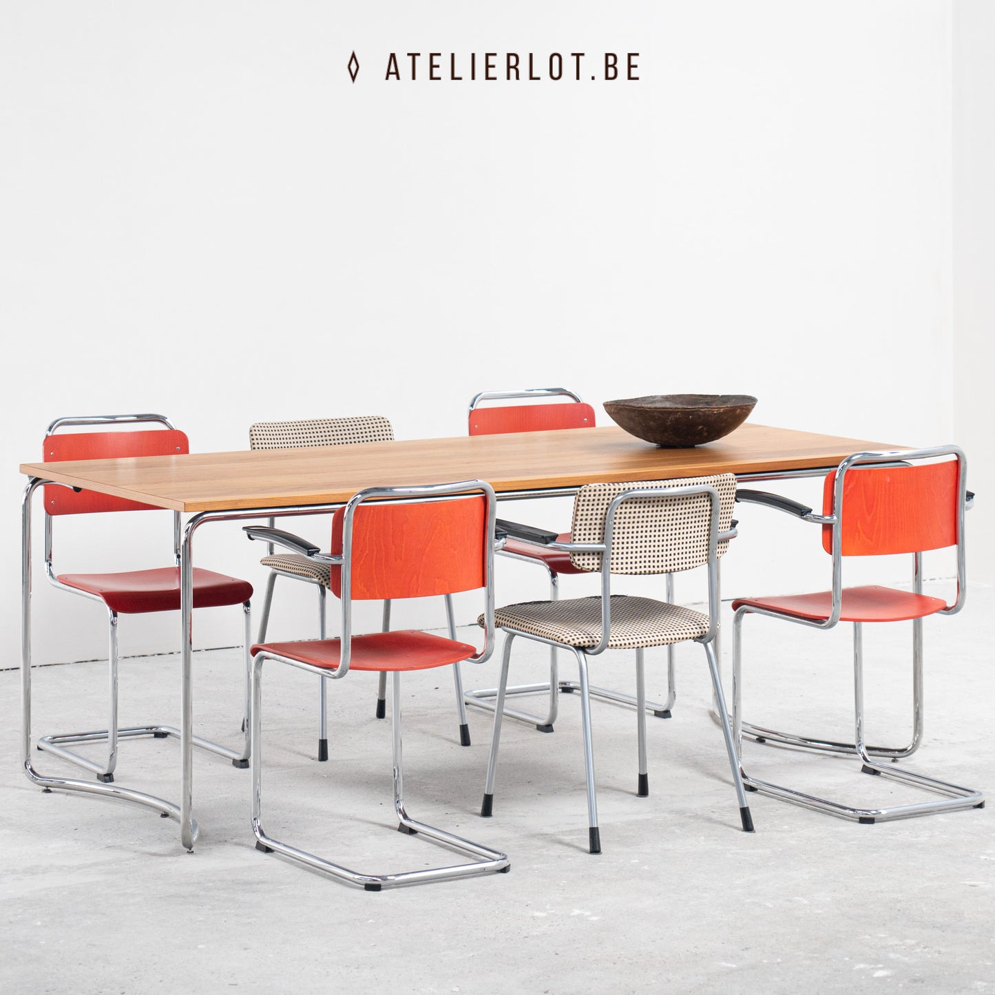 Design eettafel R. Hutten voor Gispen