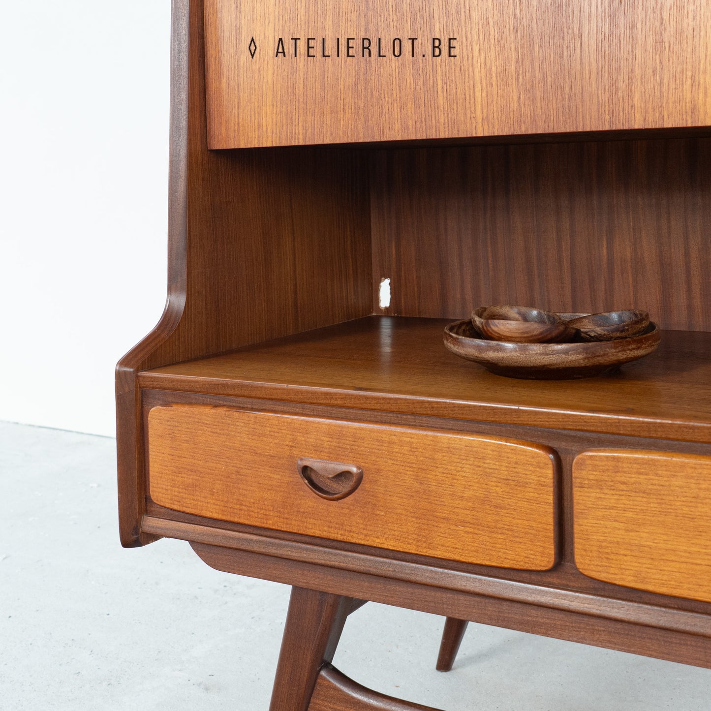 Vintage design highboard L. Van Teeffelen