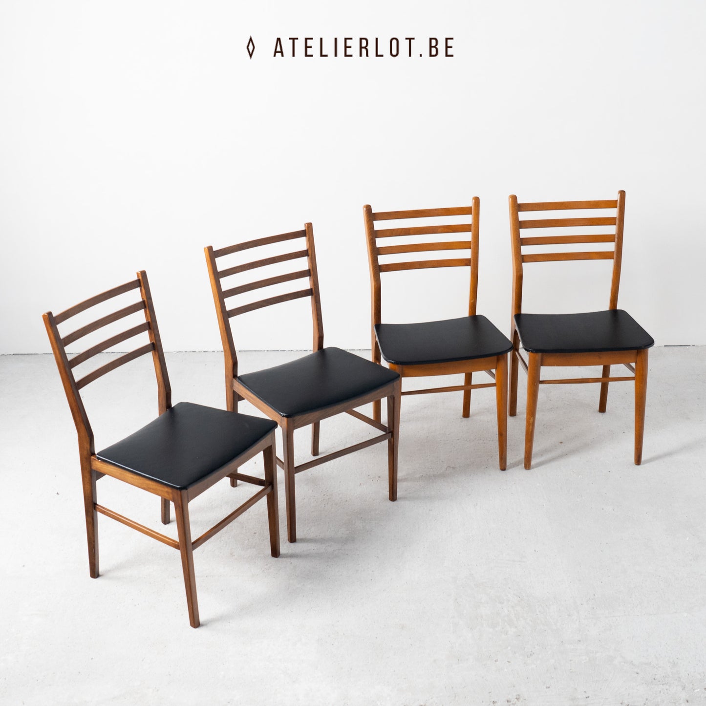 Set 4 vintage stoelen