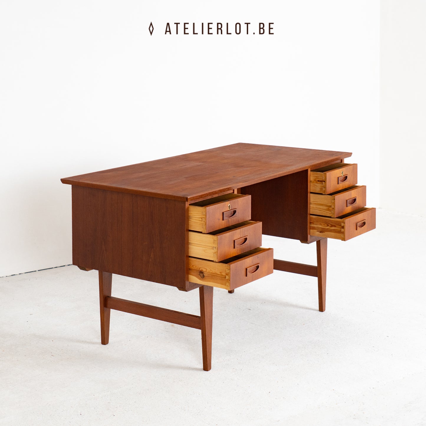 Vintage bureau Denemarken 7