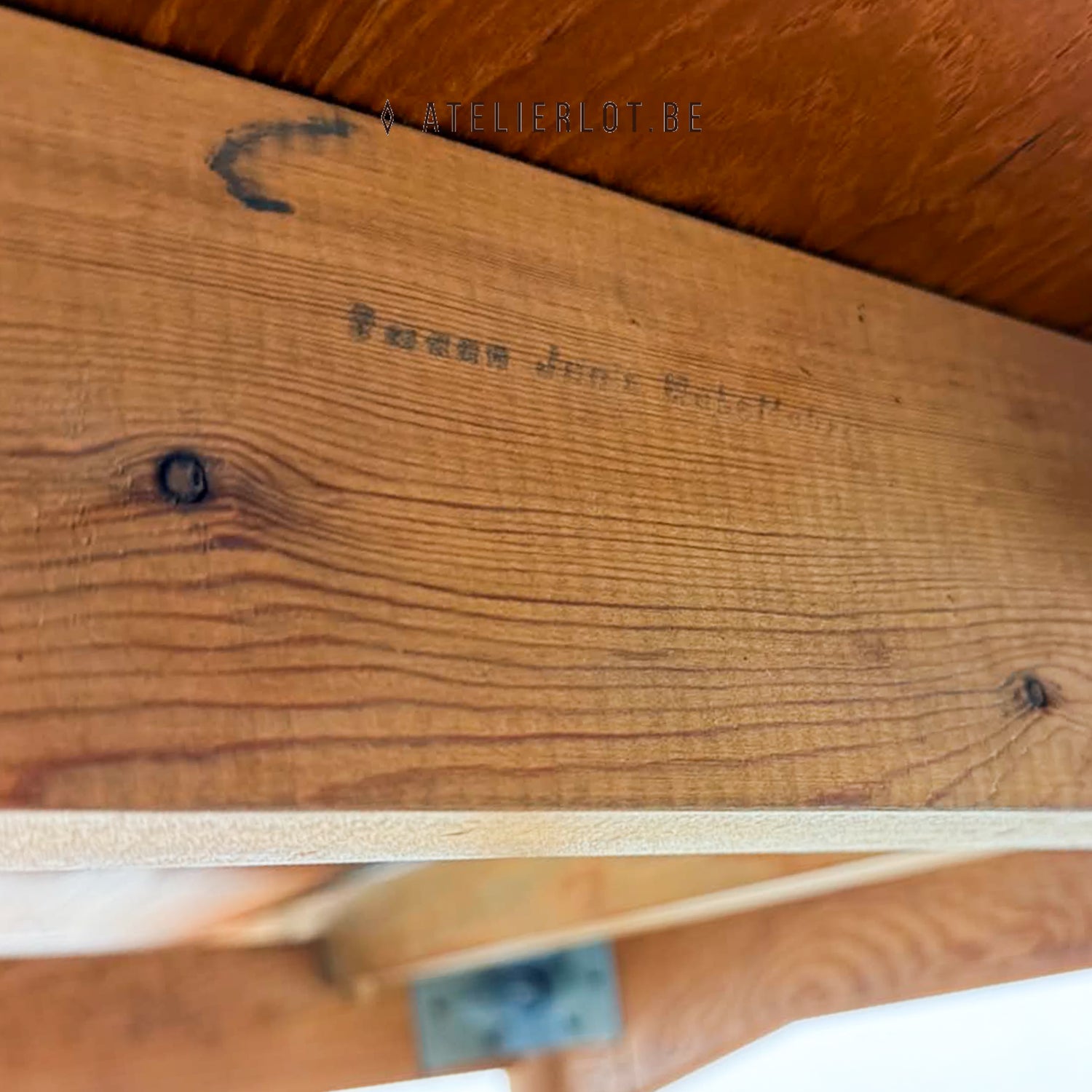 Vintage eettafel model 50 teak Omann Jun Møbelfabrik – stempel fabrikant onder het blad