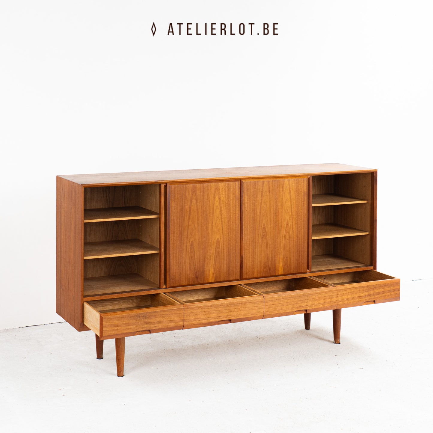 Design sideboard H. Kjaernulf 1