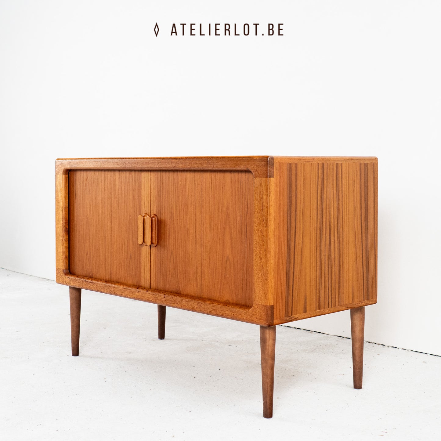 Vintage lowboard/platenkast Dyrlund