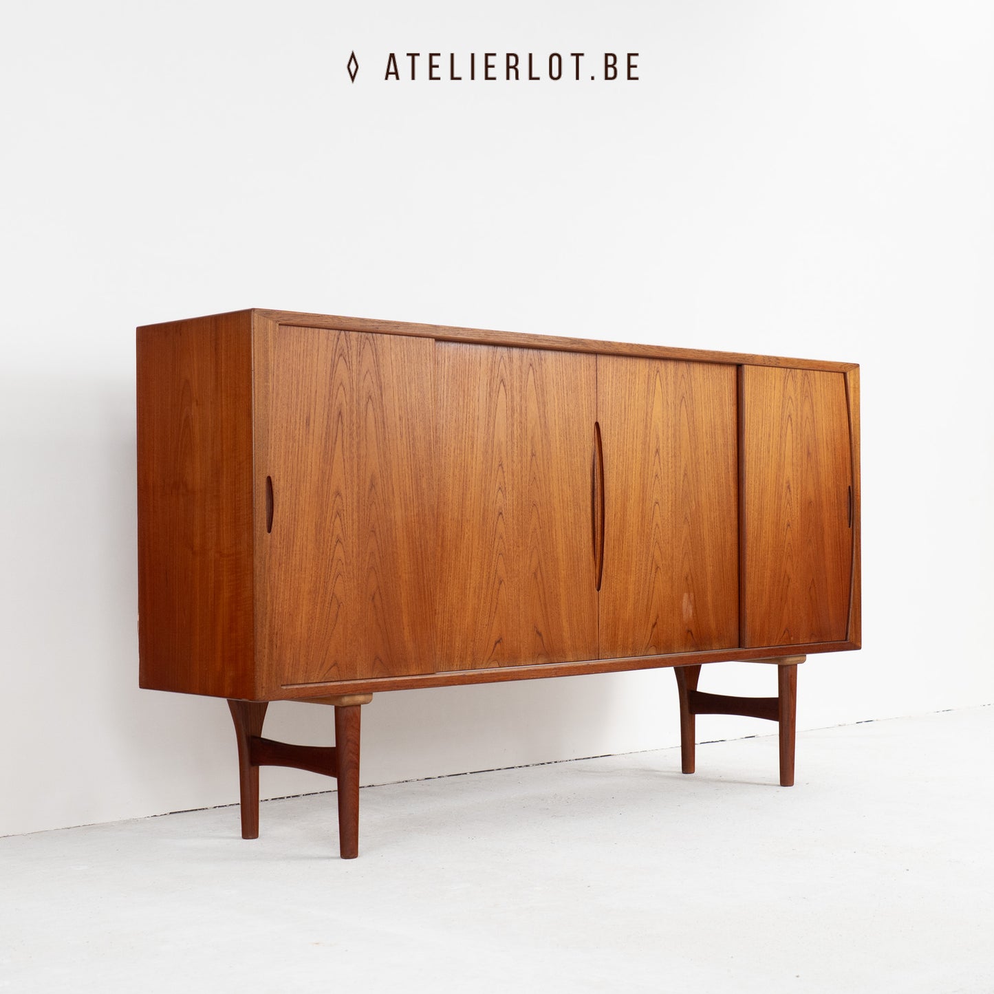 Design sideboard H. Kjaernolf 2