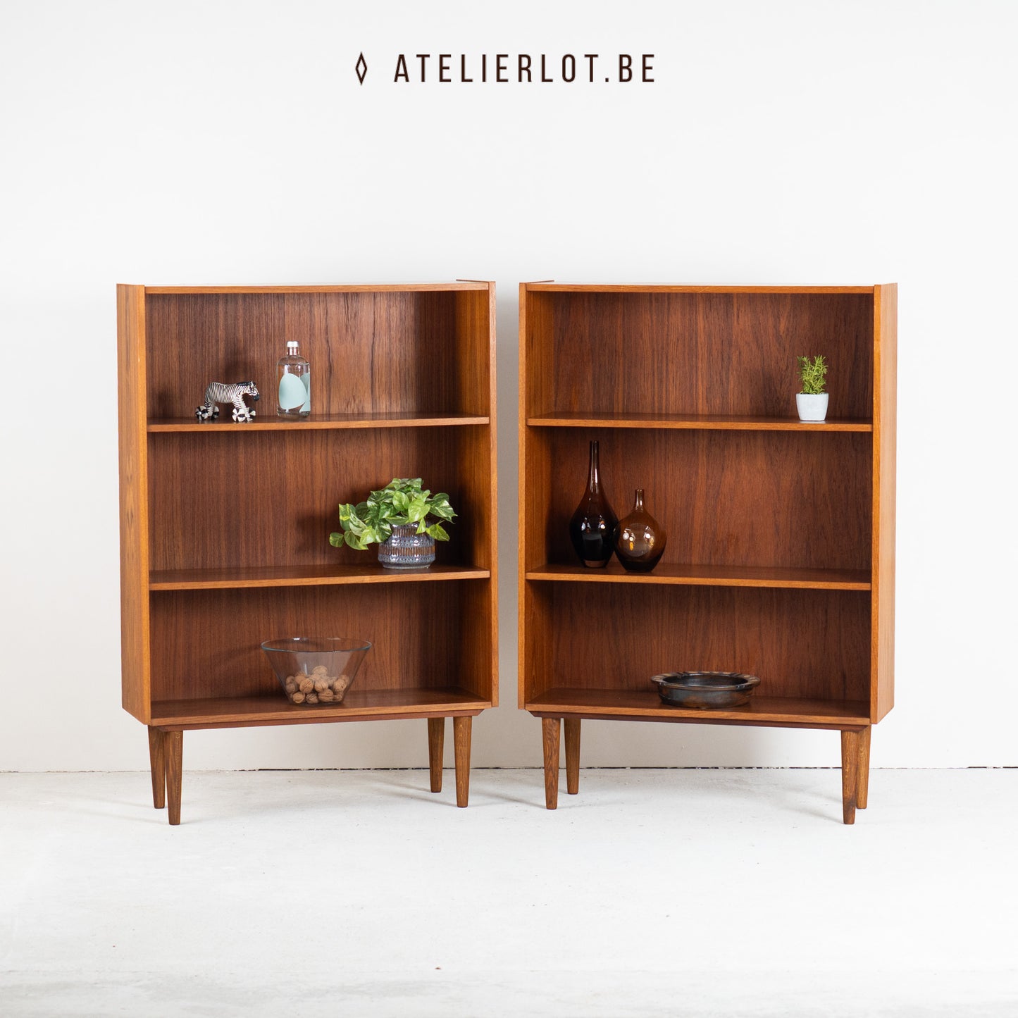 Vintage set 2 boekenkasten