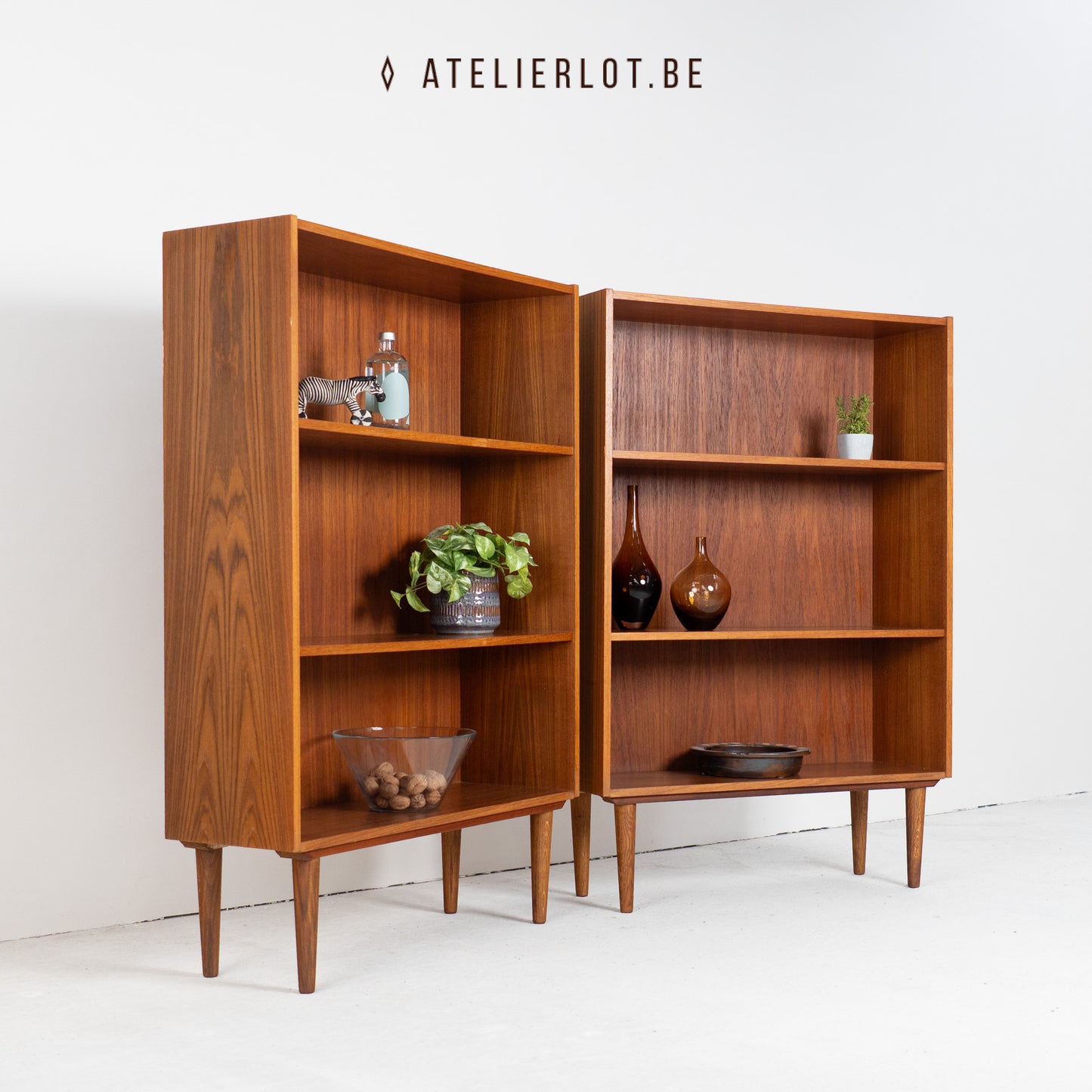 Vintage set 2 boekenkasten