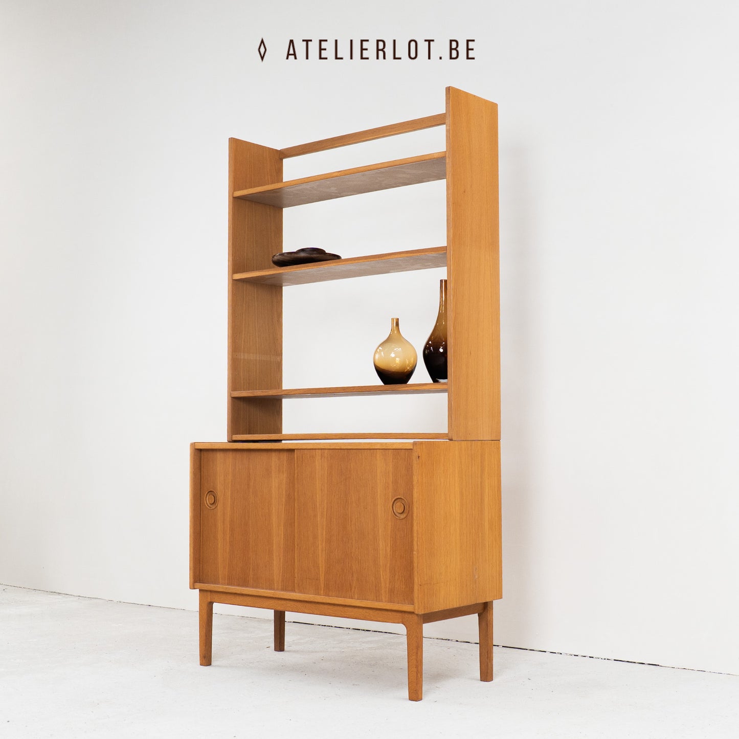Vintage wandmeubel / boekenrek