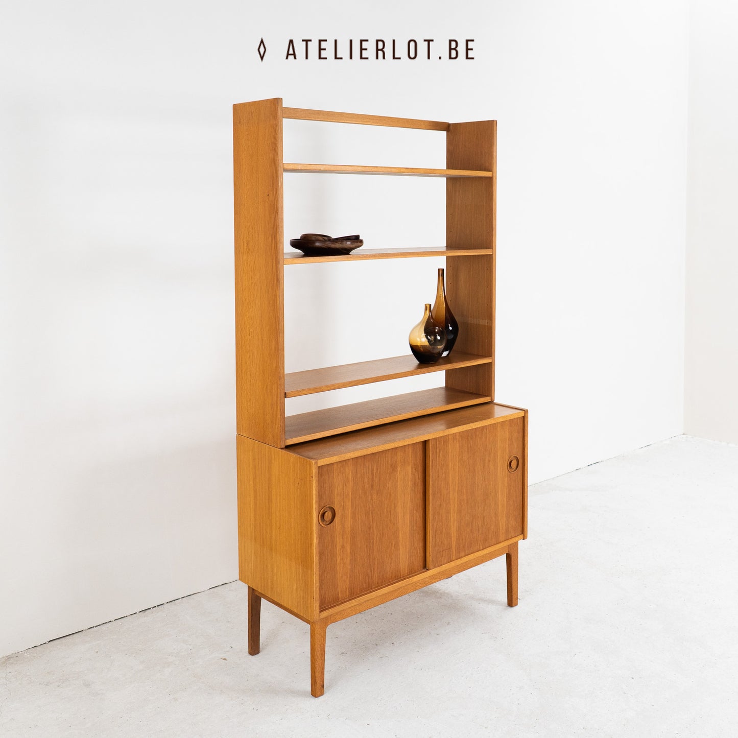 Vintage wandmeubel / boekenrek
