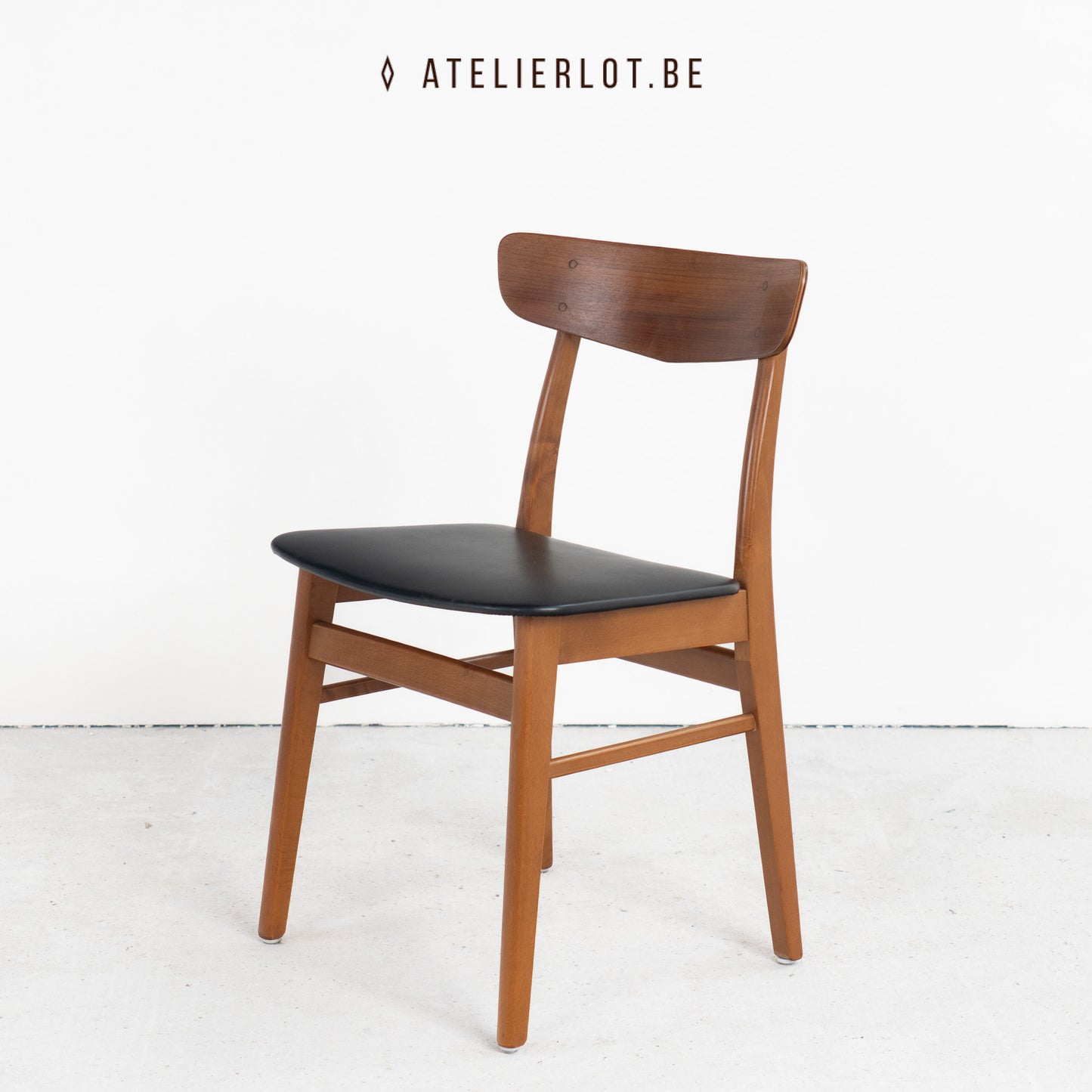 6 eetkamerstoelen Deens design Farstrup