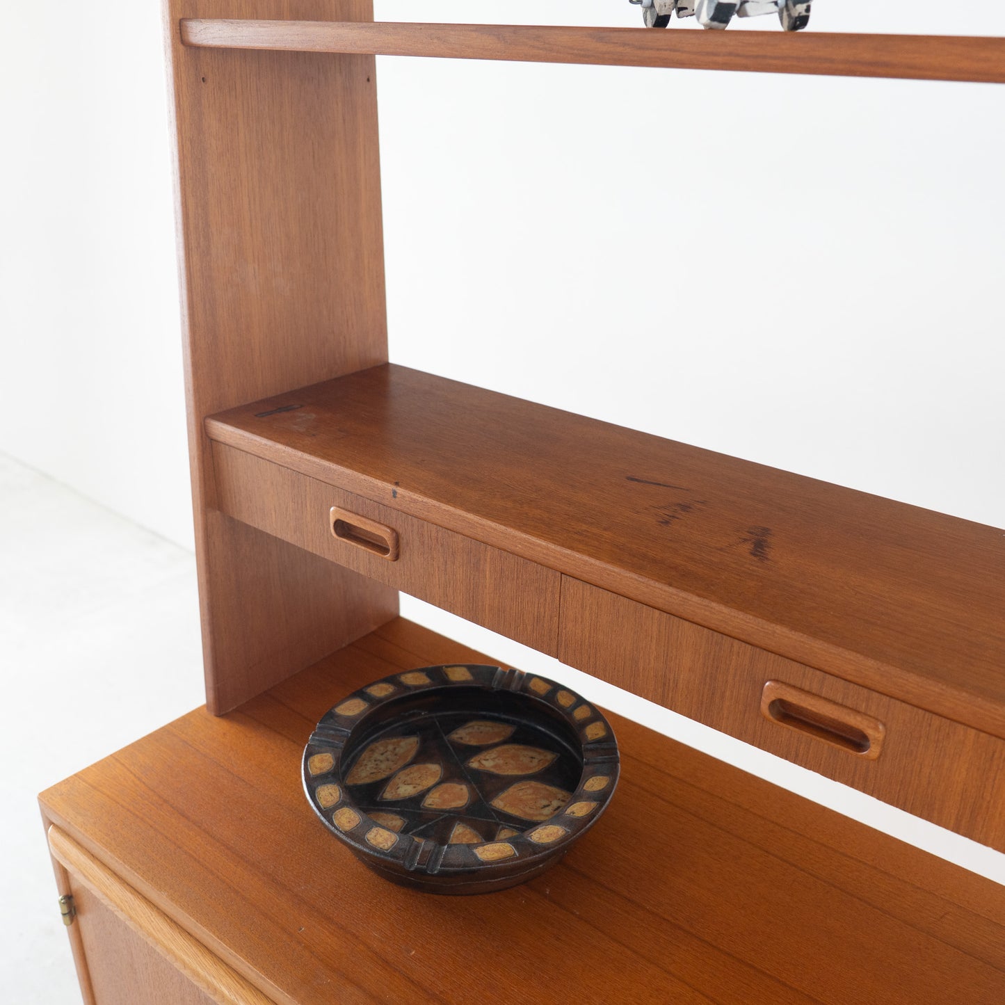 Vintage wandmeubel / boekenrek 2