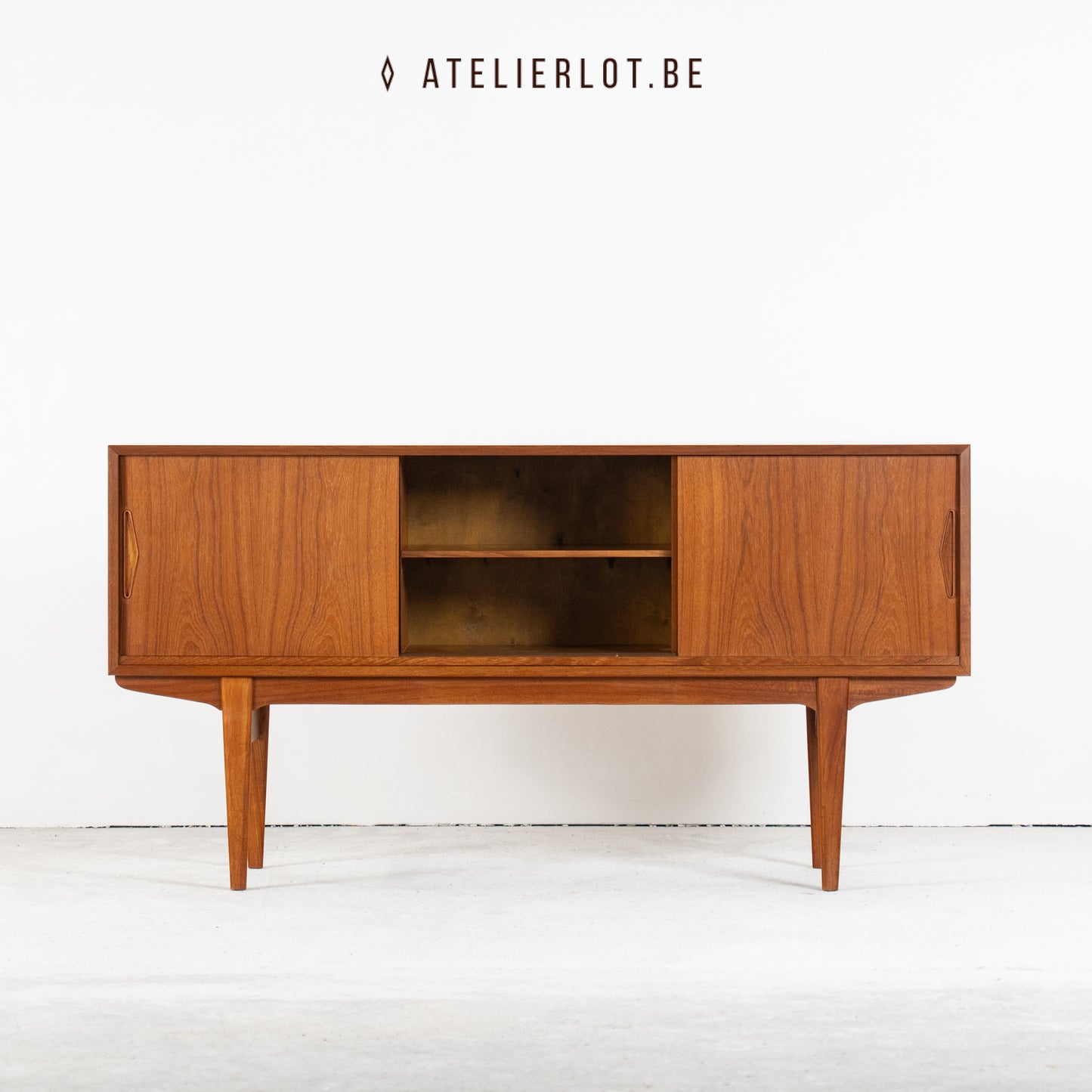 Lowboard met schuifdeuren