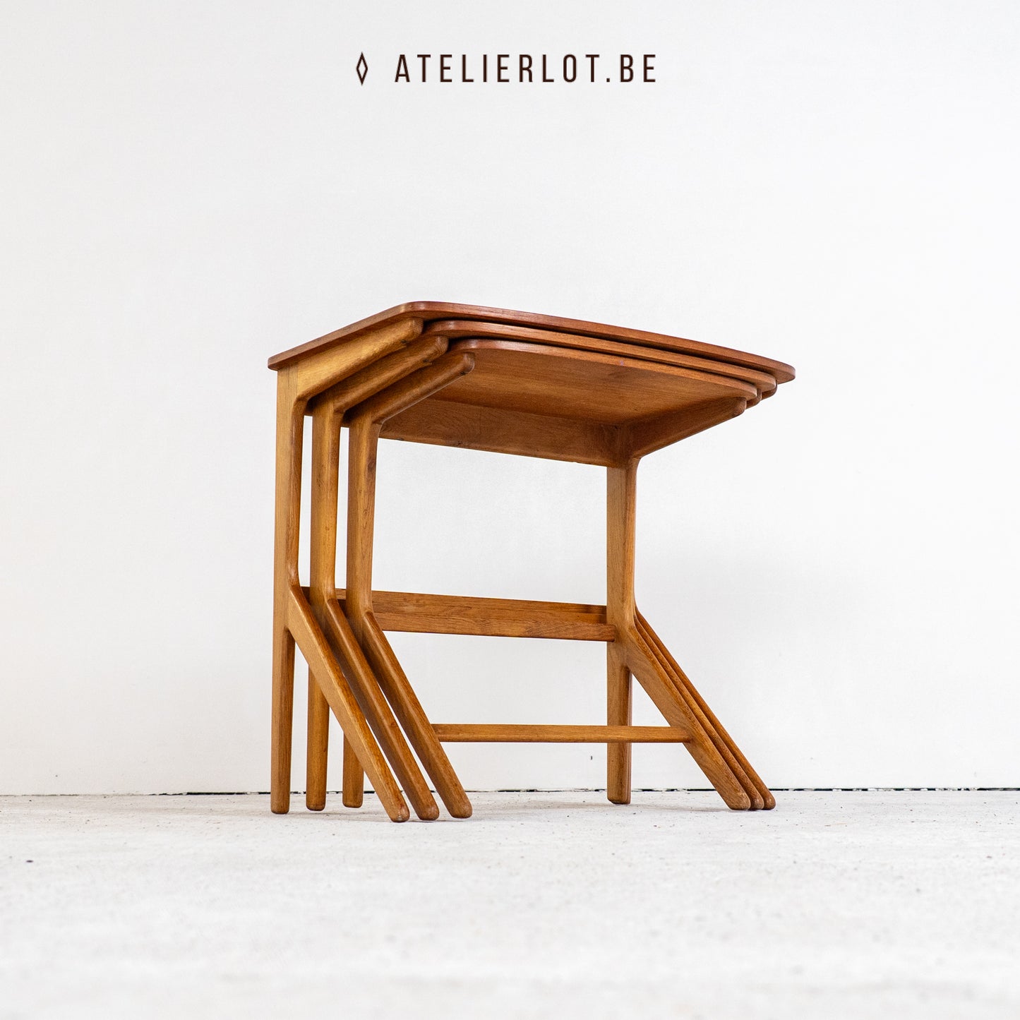 Set 3 nesting tafeltjes