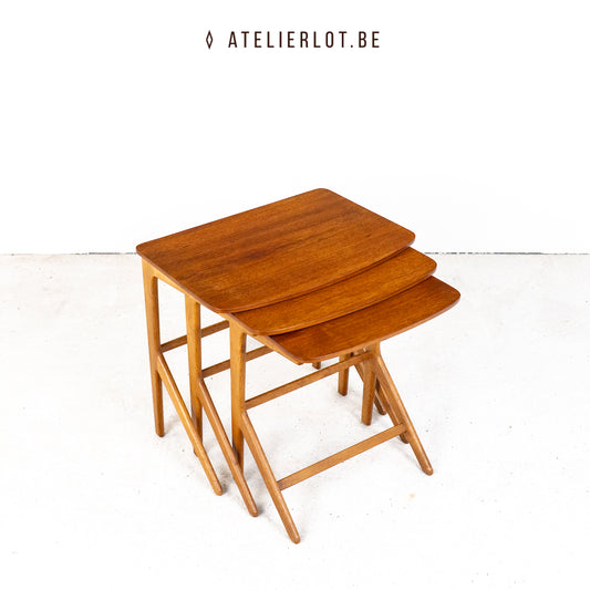 Set 3 nesting tafeltjes