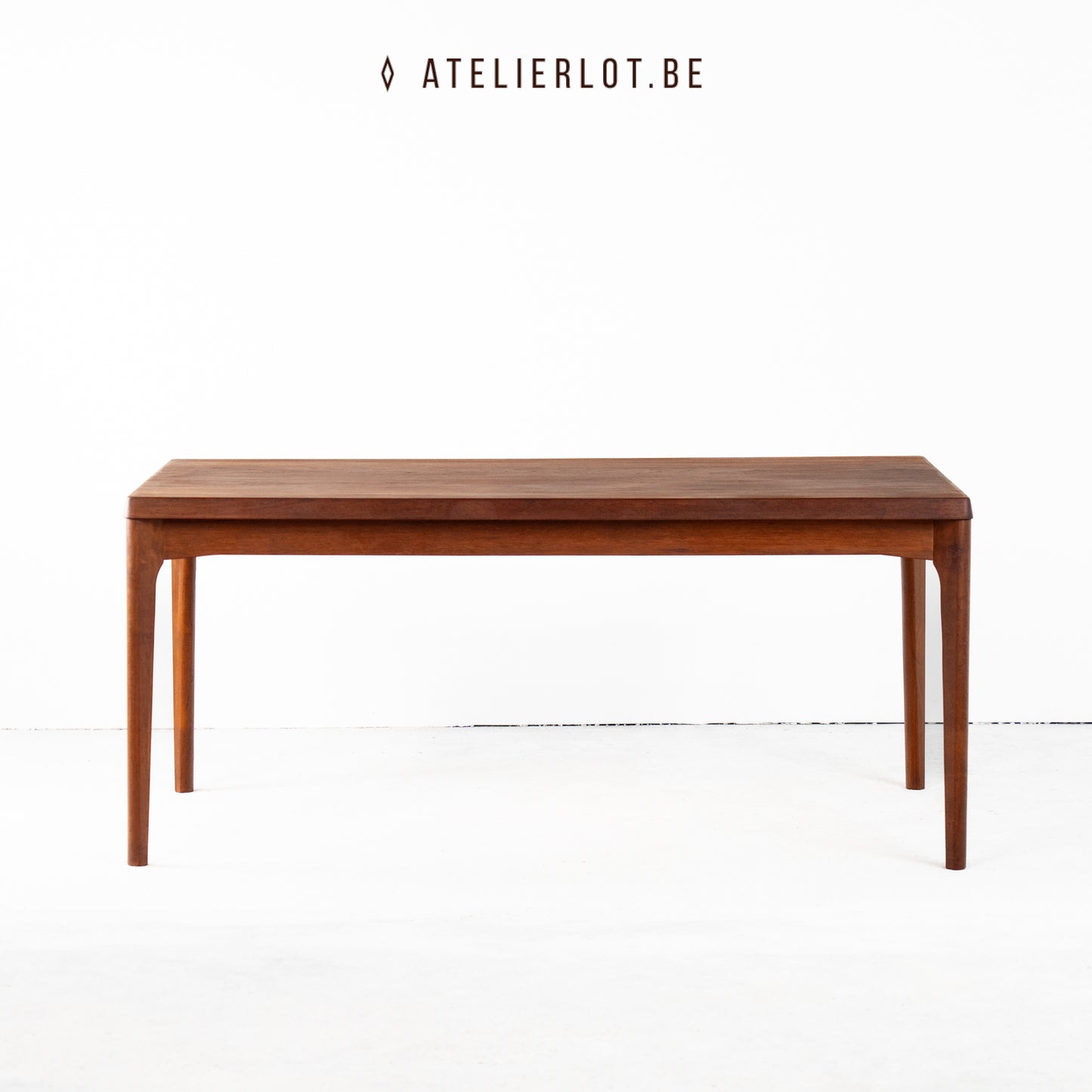 Deense XL Eettafel – Henning Kjærnulf