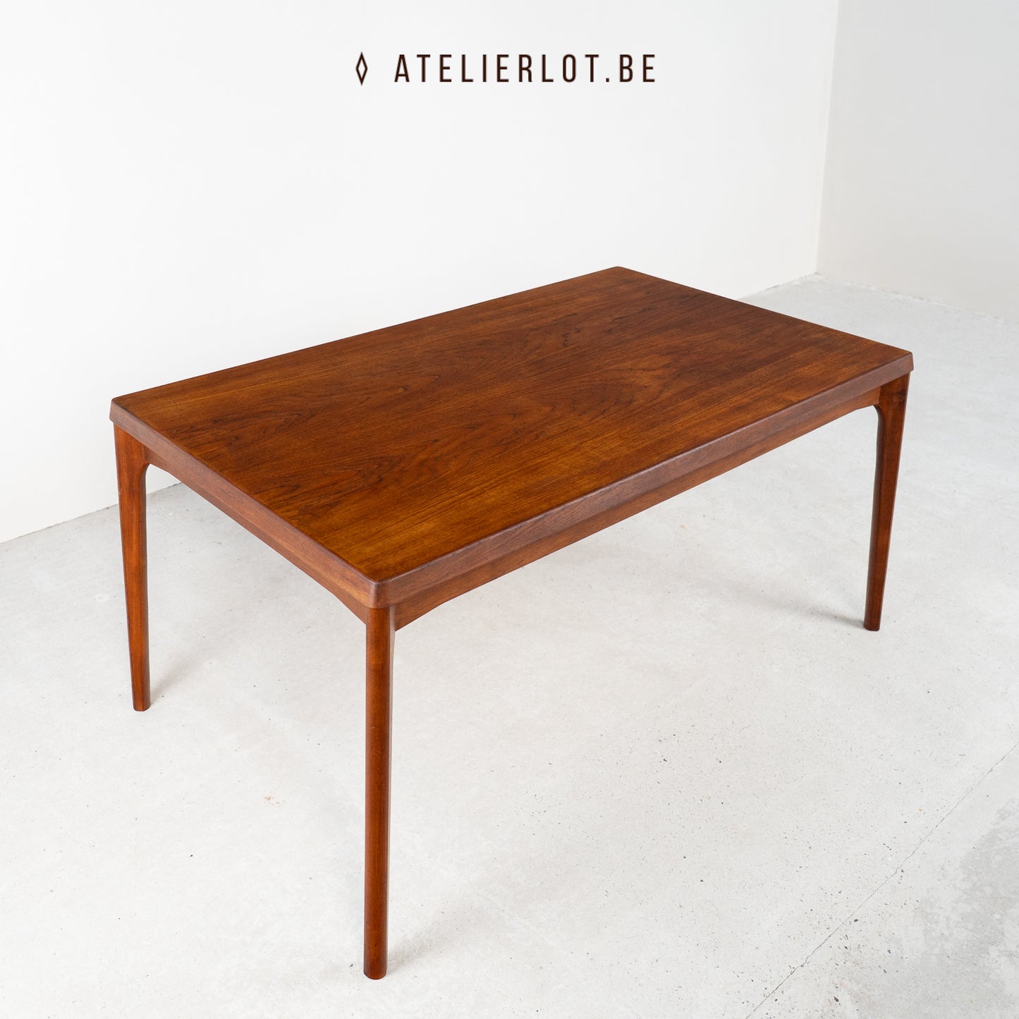 Deense XL Eettafel – Henning Kjærnulf