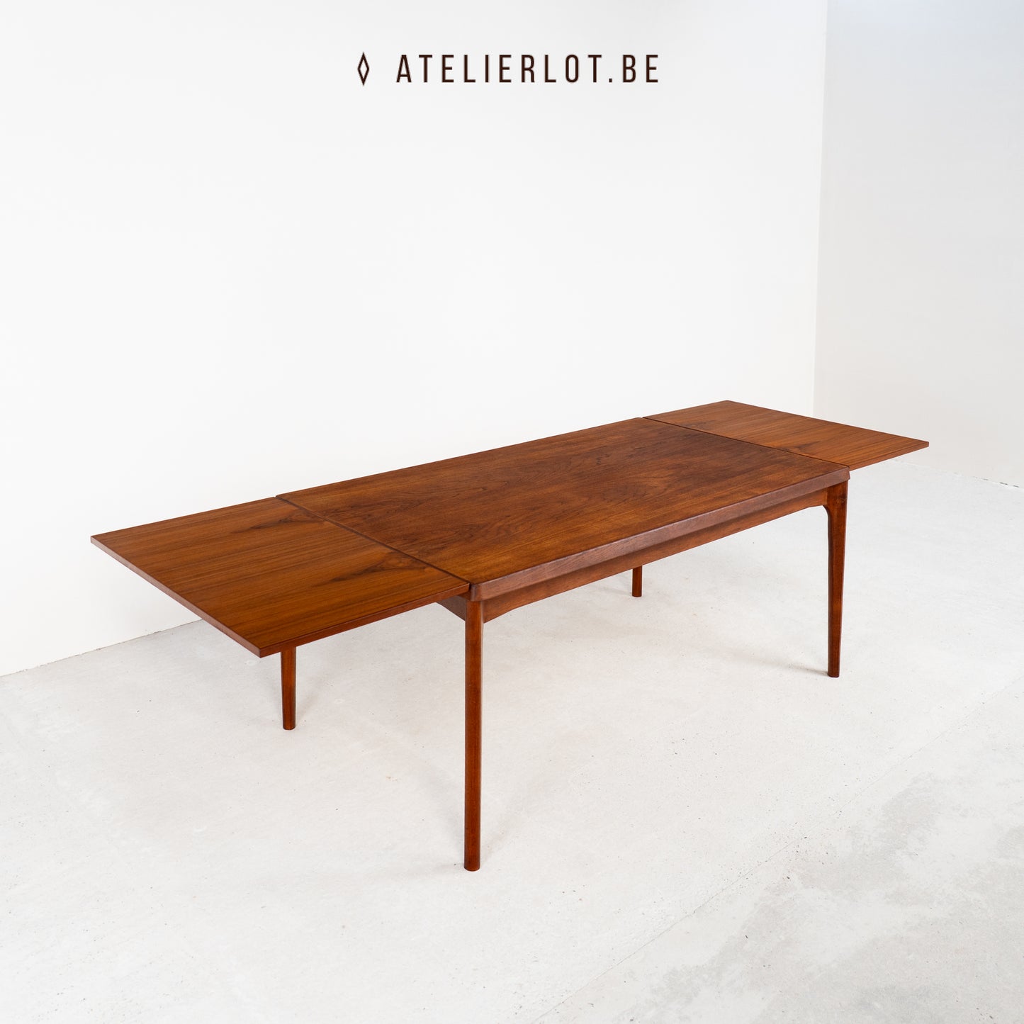 Deense XL Eettafel – Henning Kjærnulf