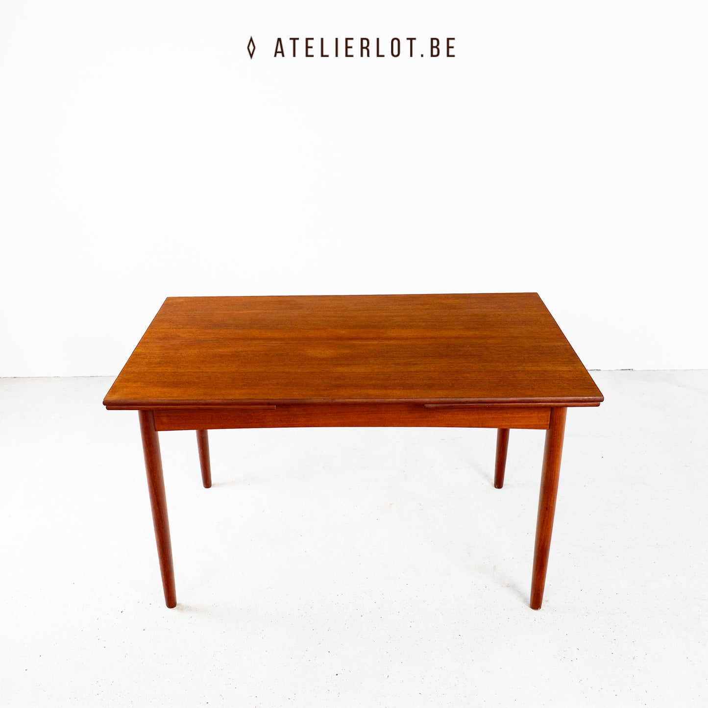 Eettafel Scandinavisch uitschuifbaar