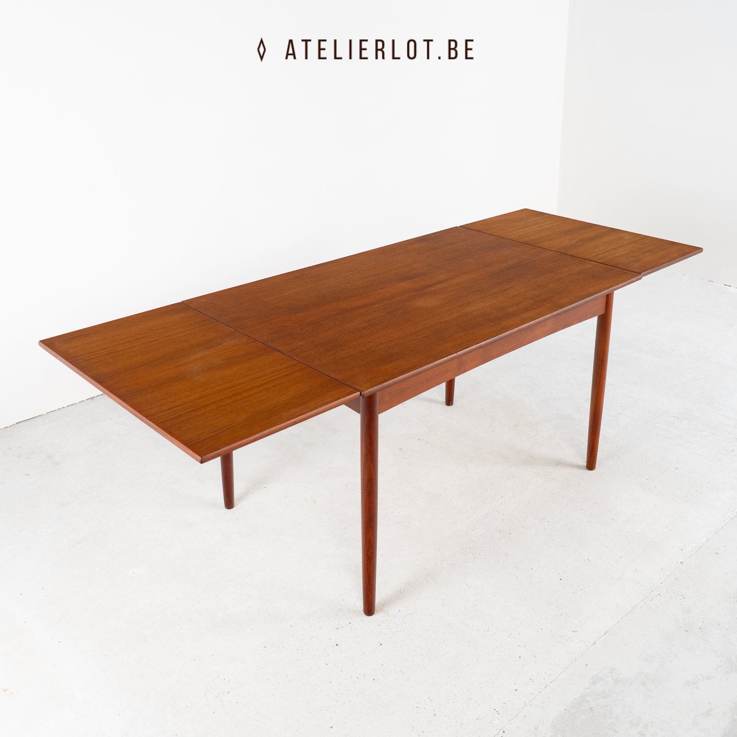 Eettafel Scandinavisch uitschuifbaar