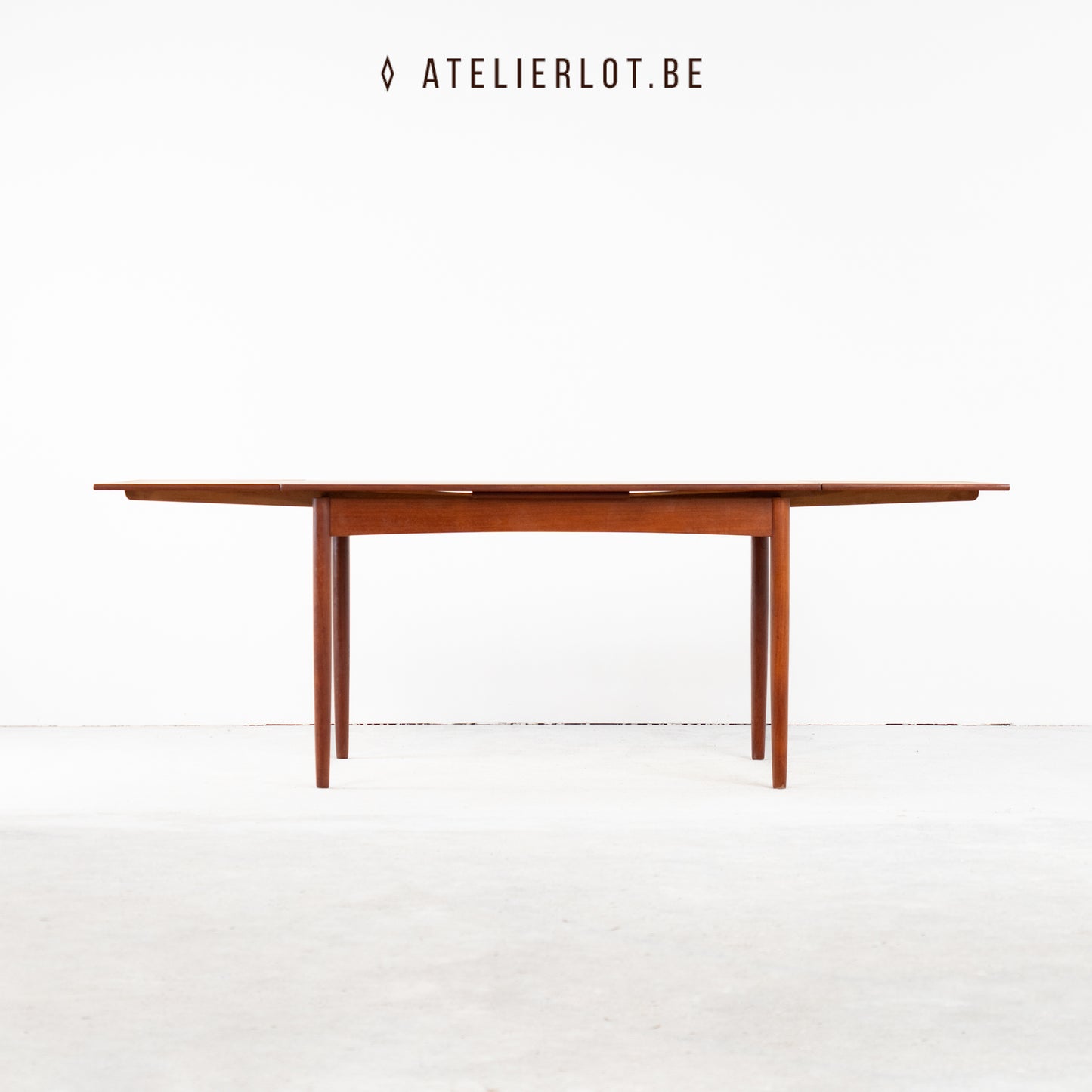 Eettafel Scandinavisch uitschuifbaar