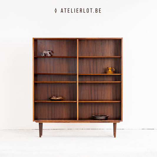 Boekenkast P. Hundevad