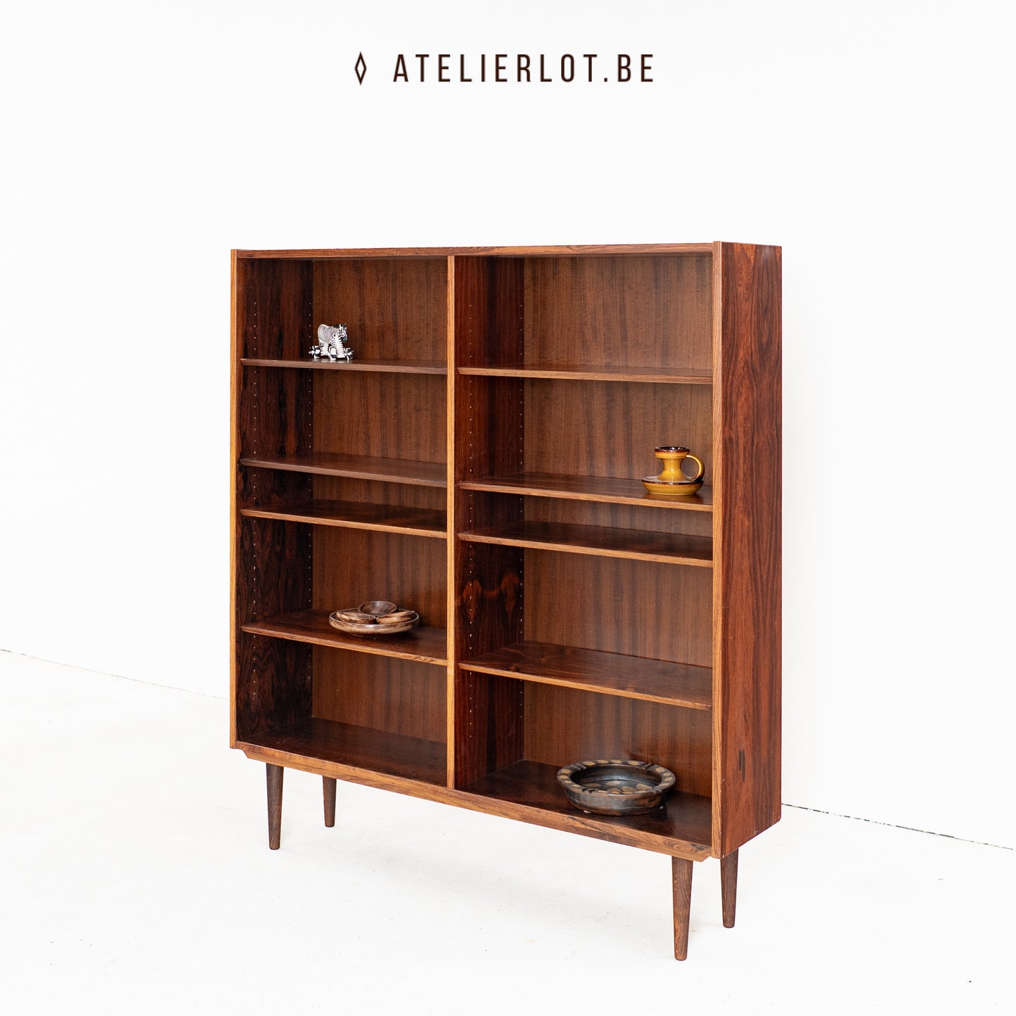 Boekenkast P. Hundevad