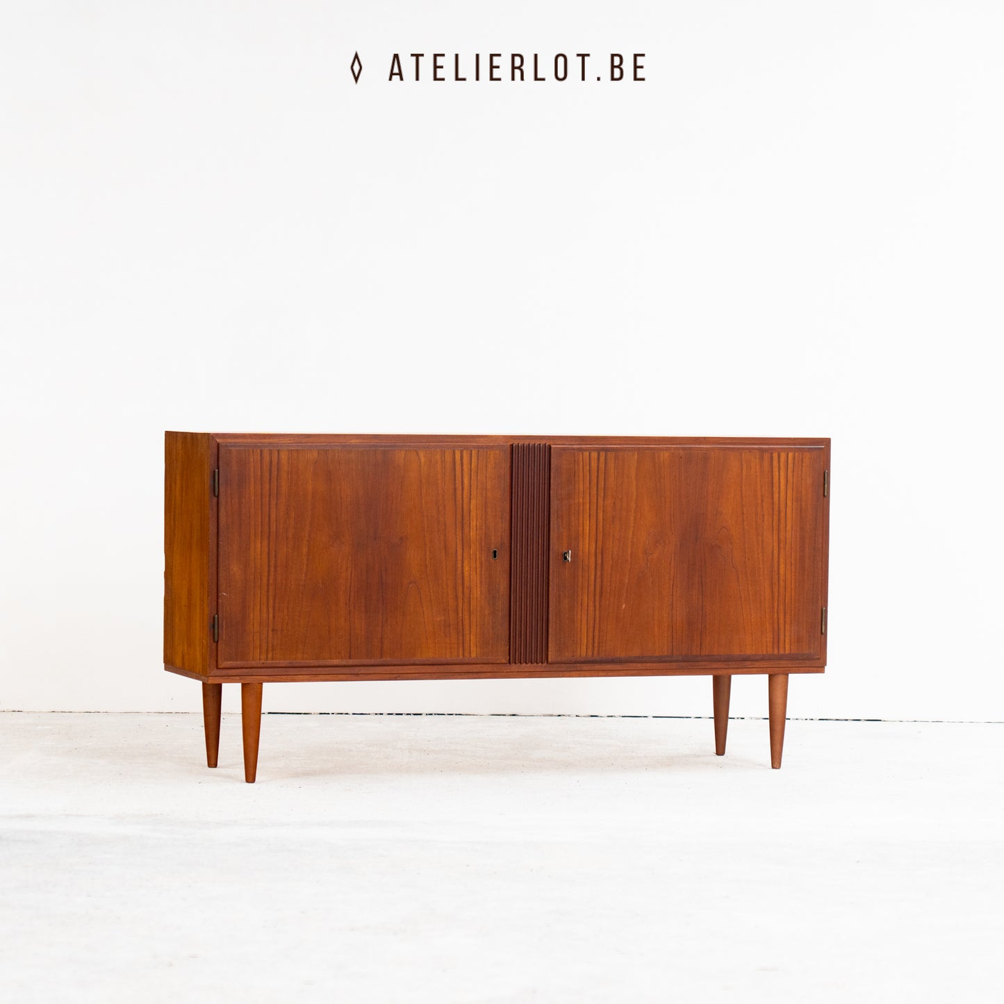 Vintage lowboard / tv-kastje / platenkast