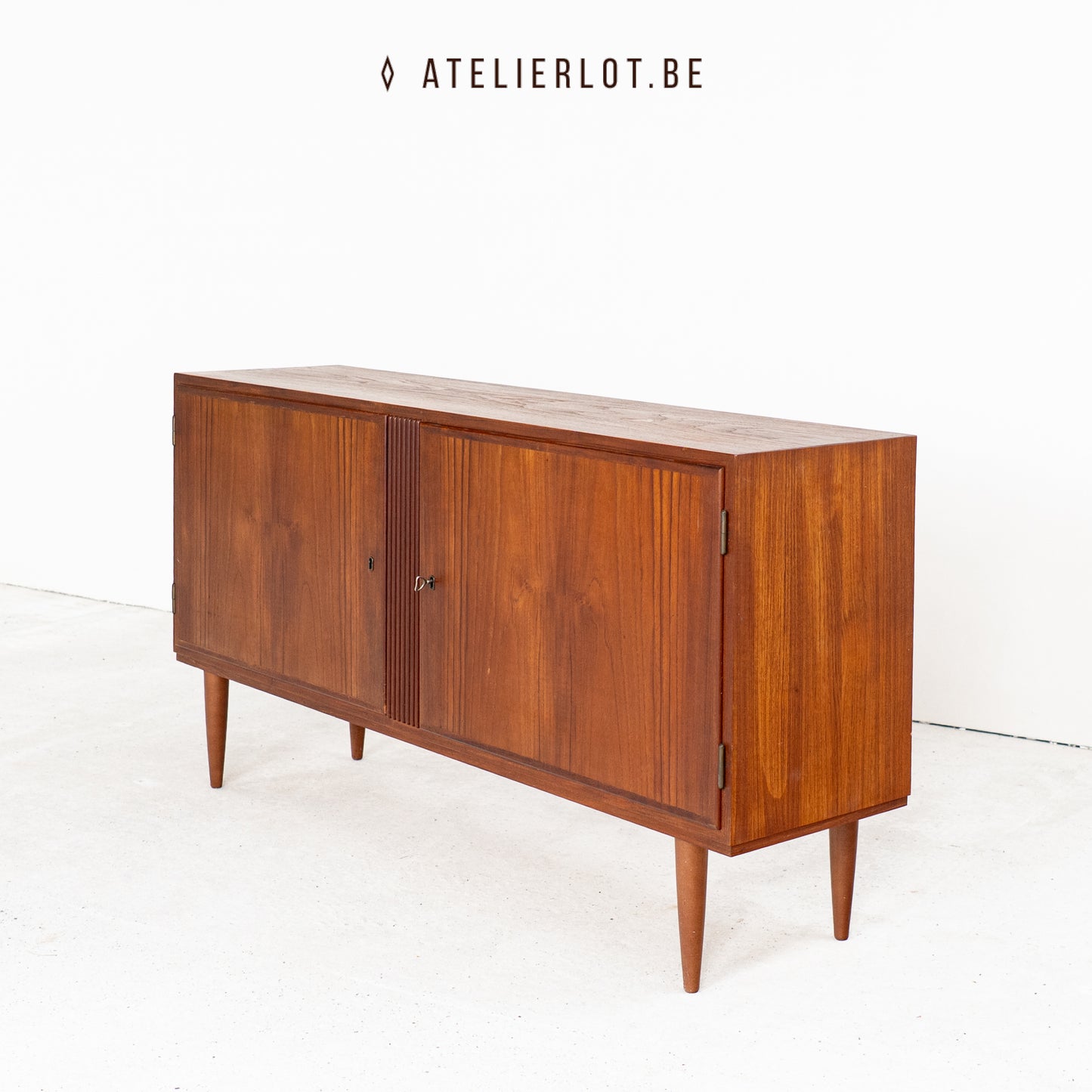 Vintage lowboard / tv-kastje / platenkast