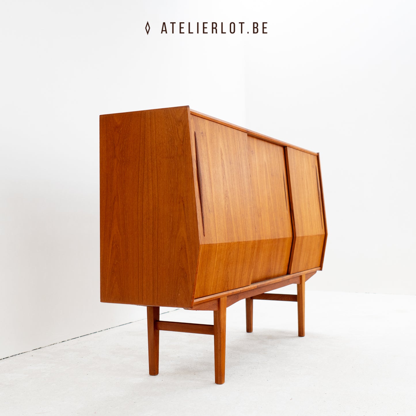 Teakhouten highboard