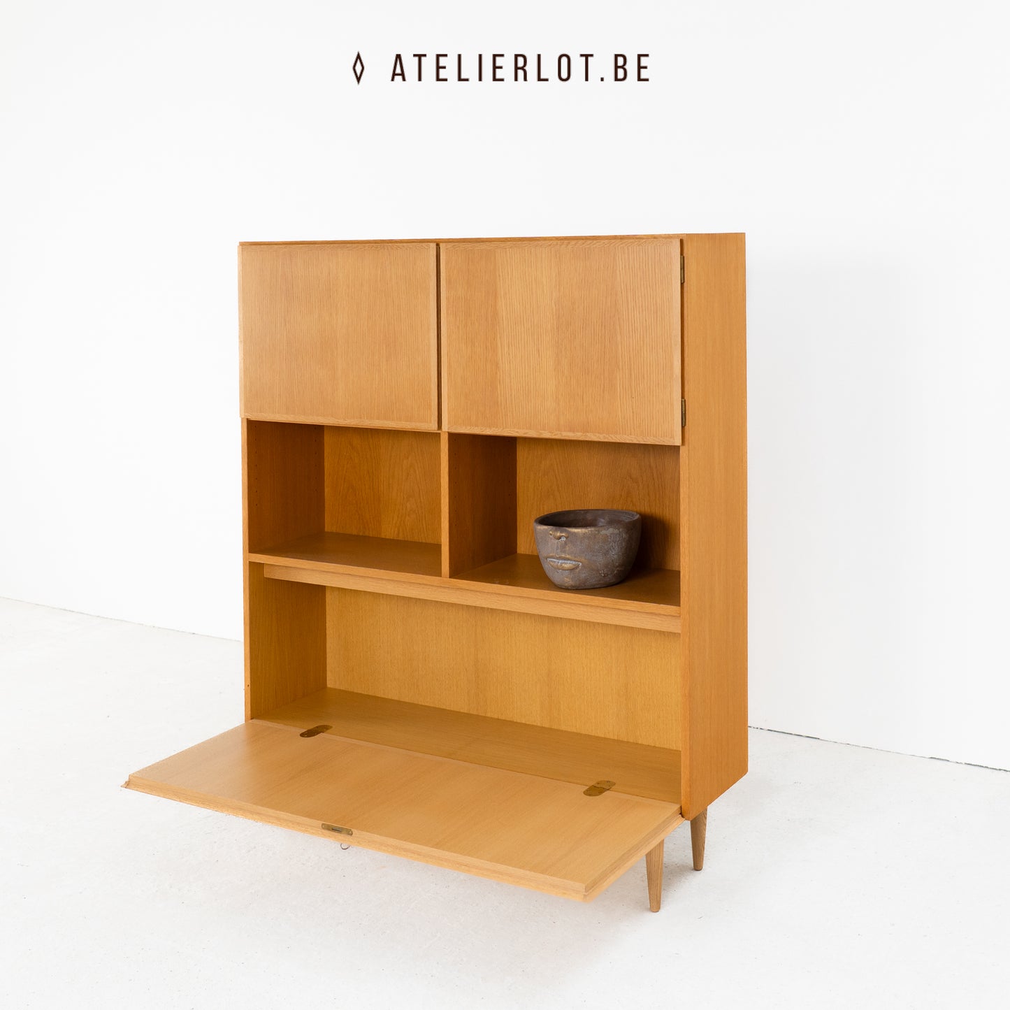 Eiken highboard met verlichting