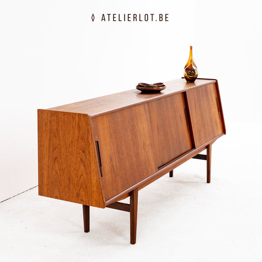 Lowboard teak met schuine voorzijde