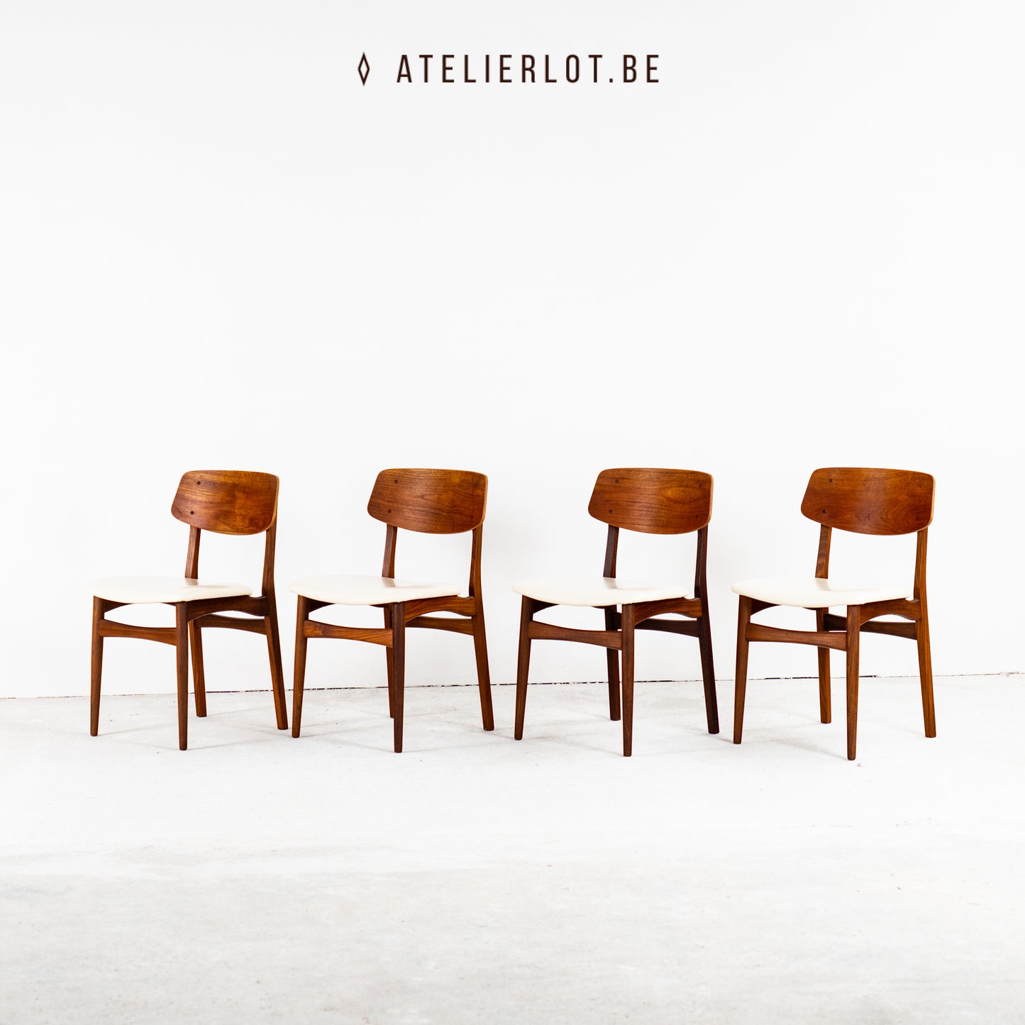 Deense set 4 eetkamerstoelen