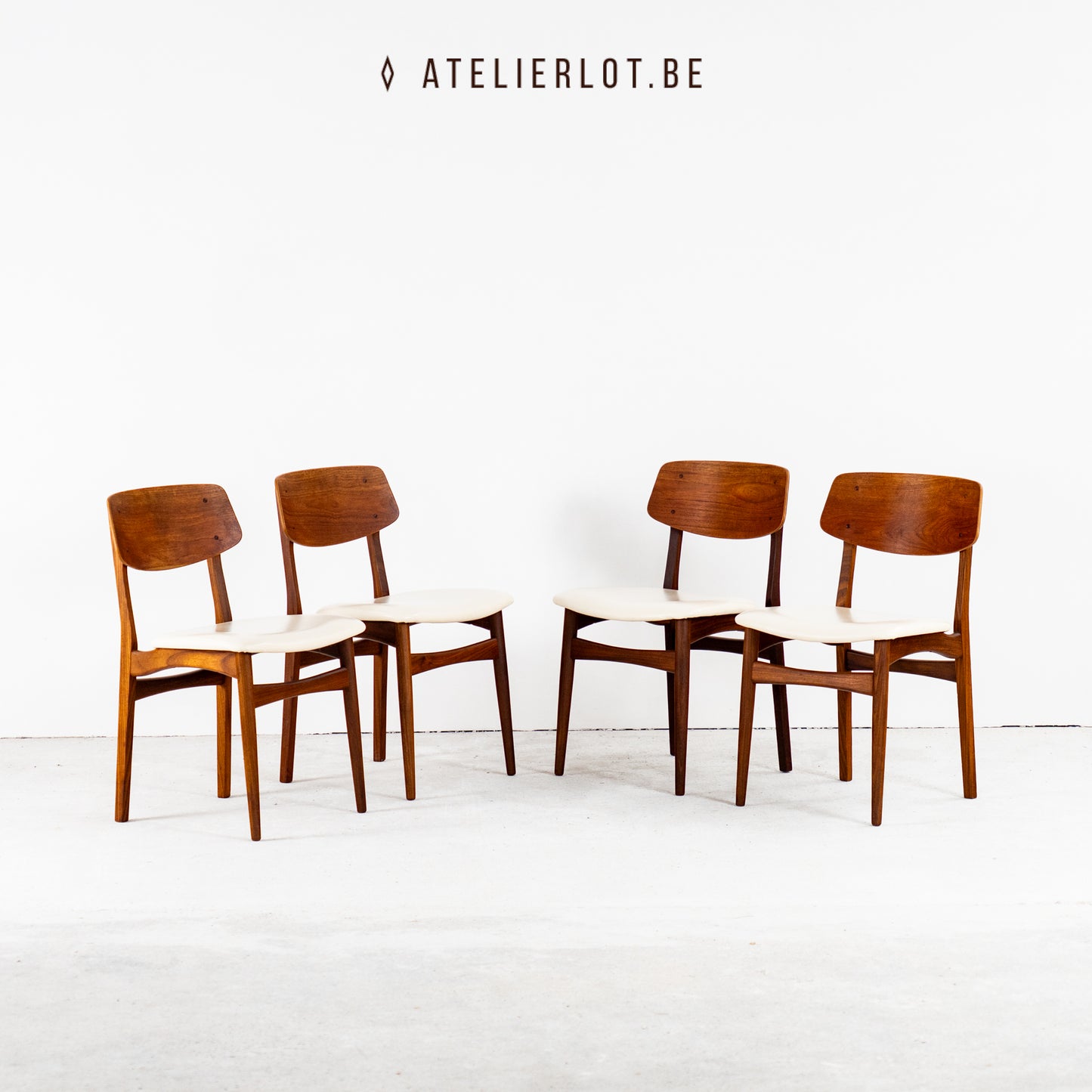 Deense set 4 eetkamerstoelen