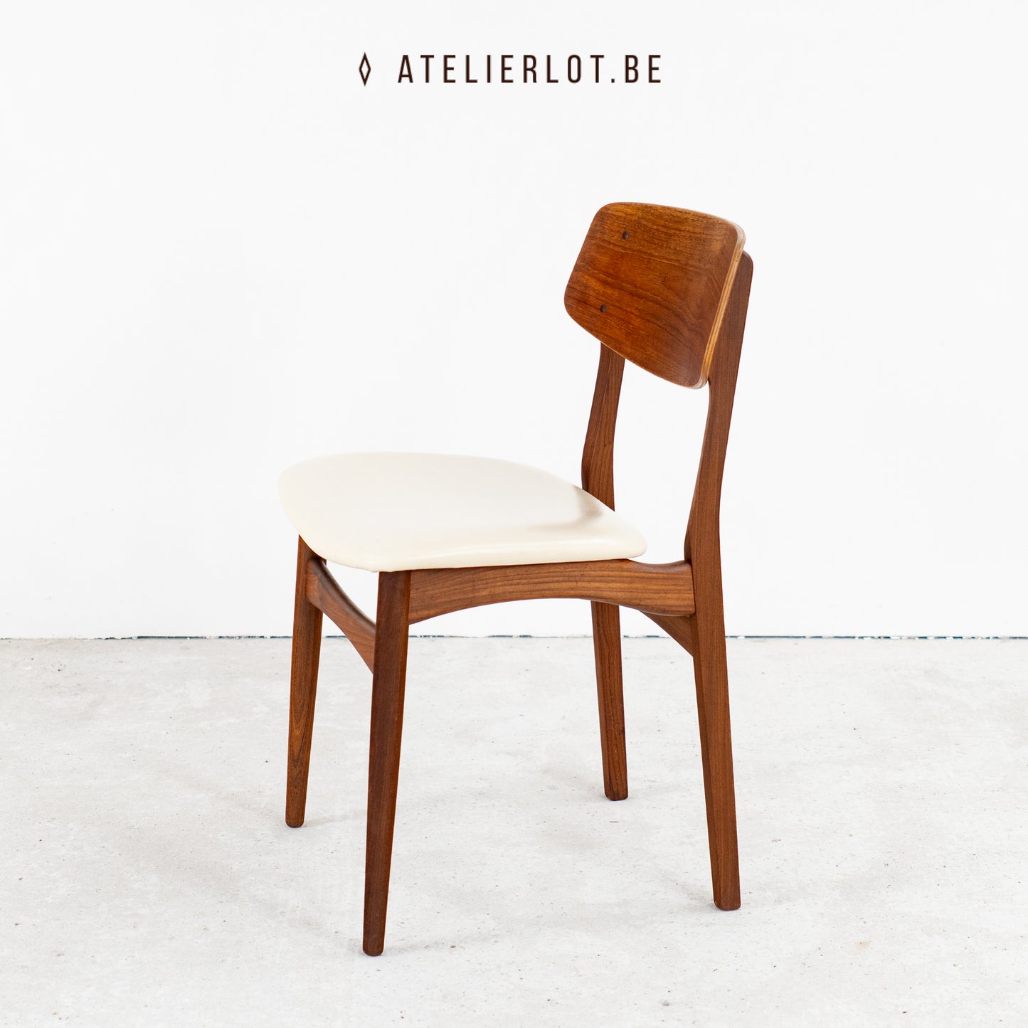 Deense set 4 eetkamerstoelen