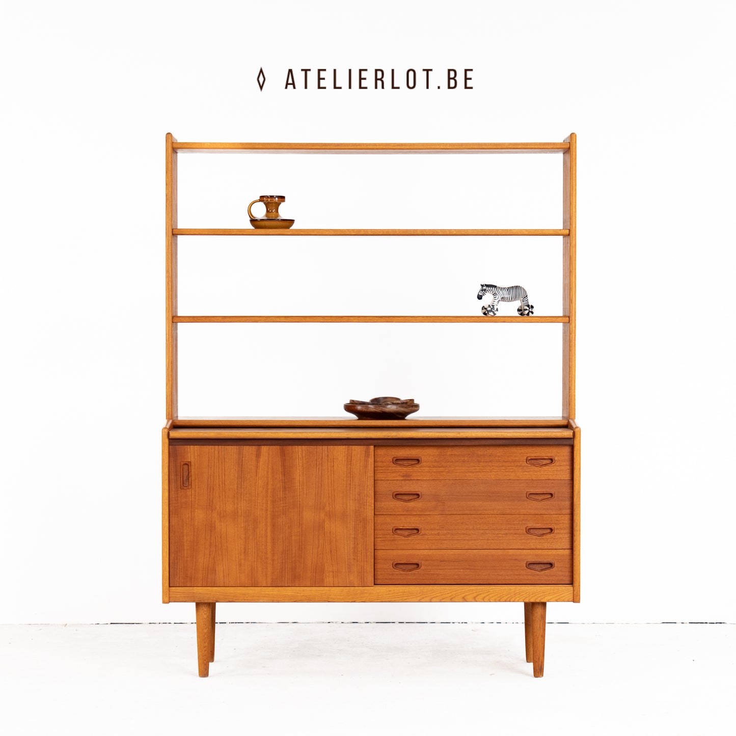 Vintage wandmeubel / boekenrek 4